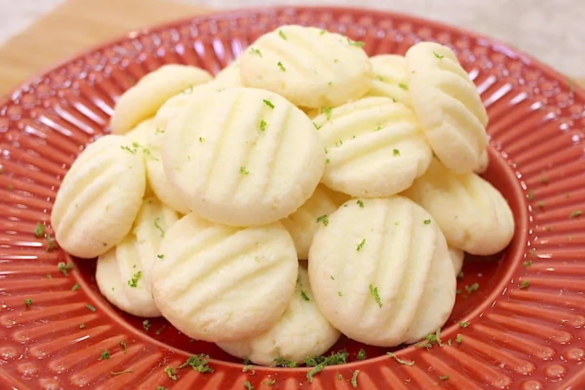 Sequilho de limão que desmancha na boca e é impossível comer