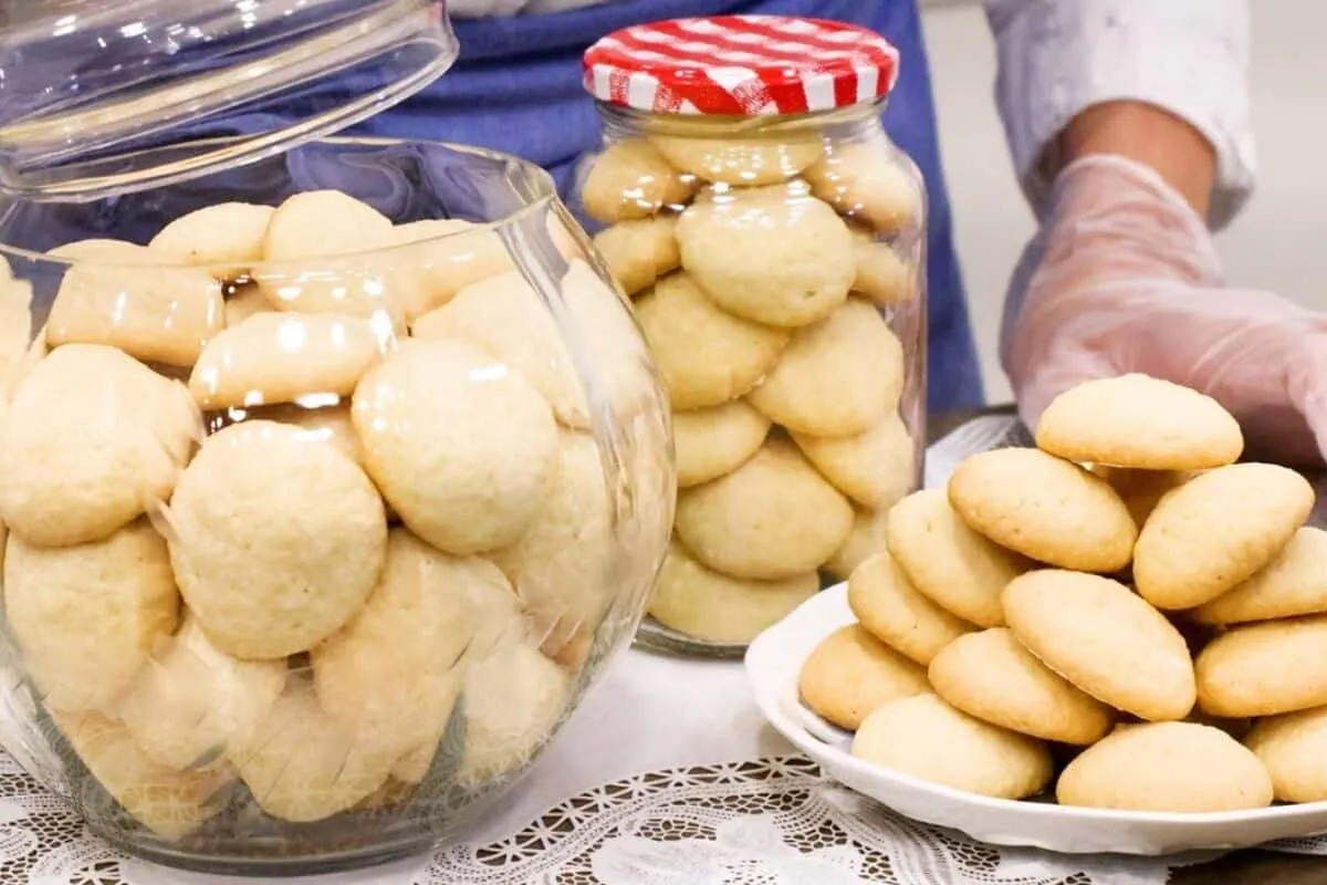 Sequilhos: prepare os famosos biscoitinhos que derretem na b