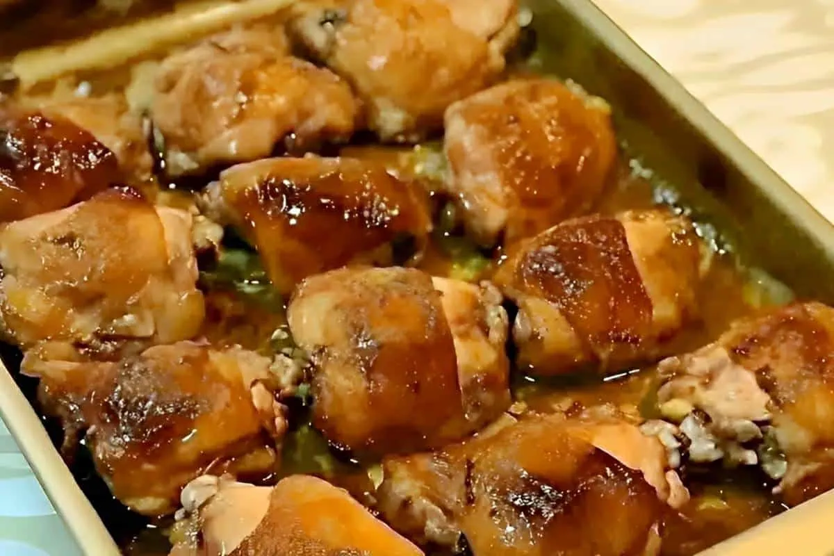 Sobrecoxa de frango assada no forno com tempero caipira fáci
