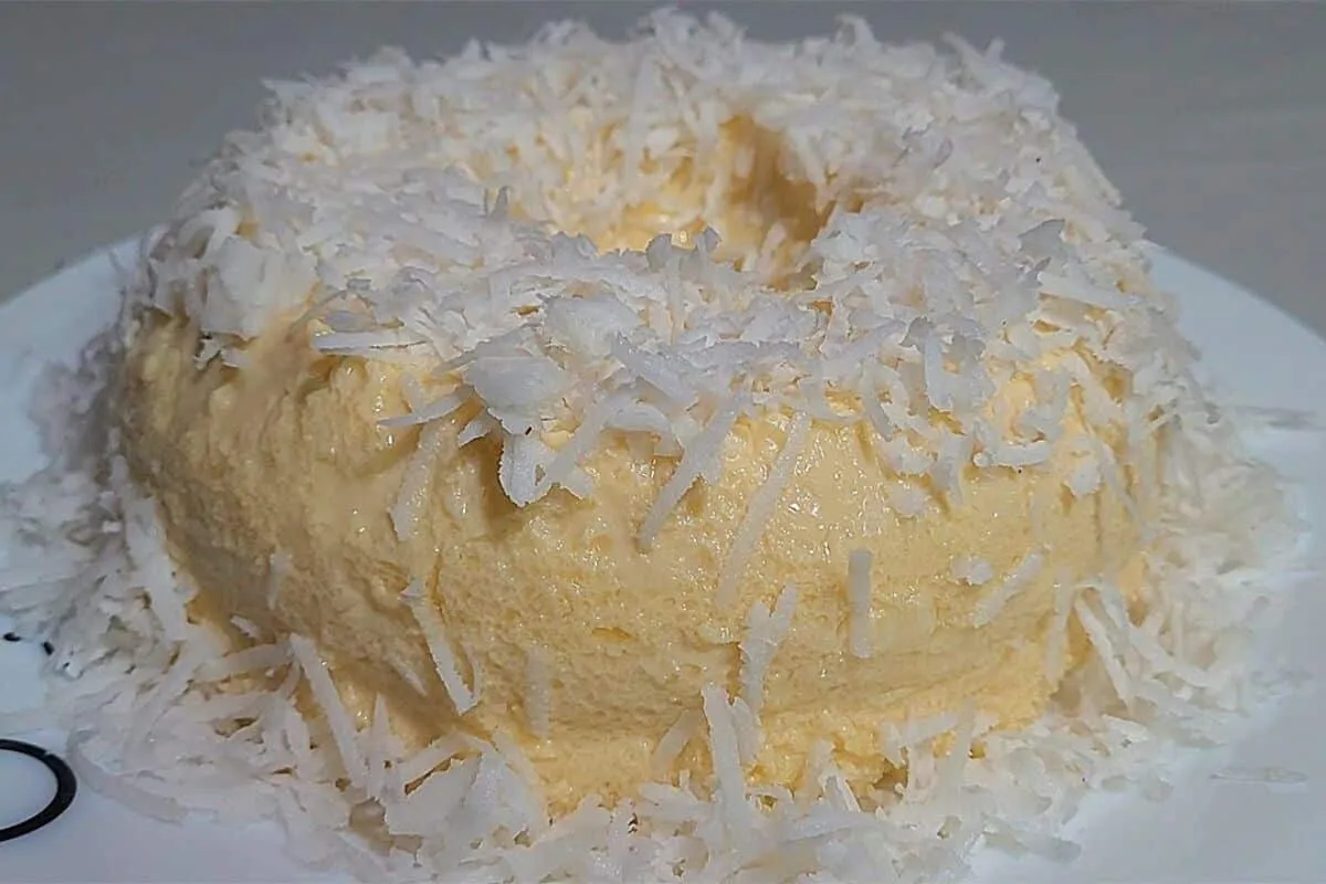 Sobremesa com coco super cremosa e geladinha, feita com um s