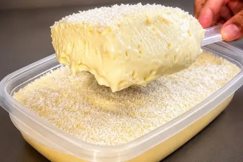 Sobremesa de 2 ingredientes que é só bater no liquidificador