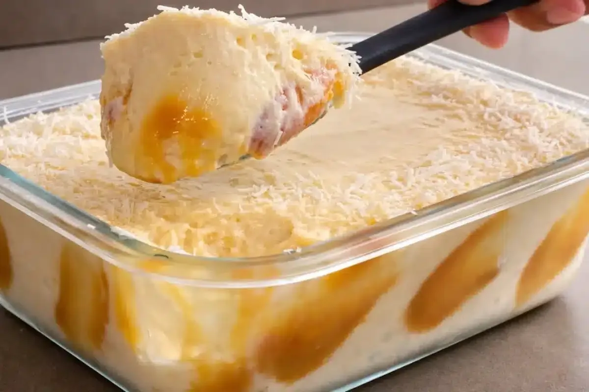 Sobremesa de abacaxi e doce de leite feita no liquidificador