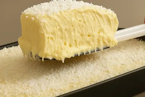Sobremesa de abacaxi feita no liquidificador e que não vai a