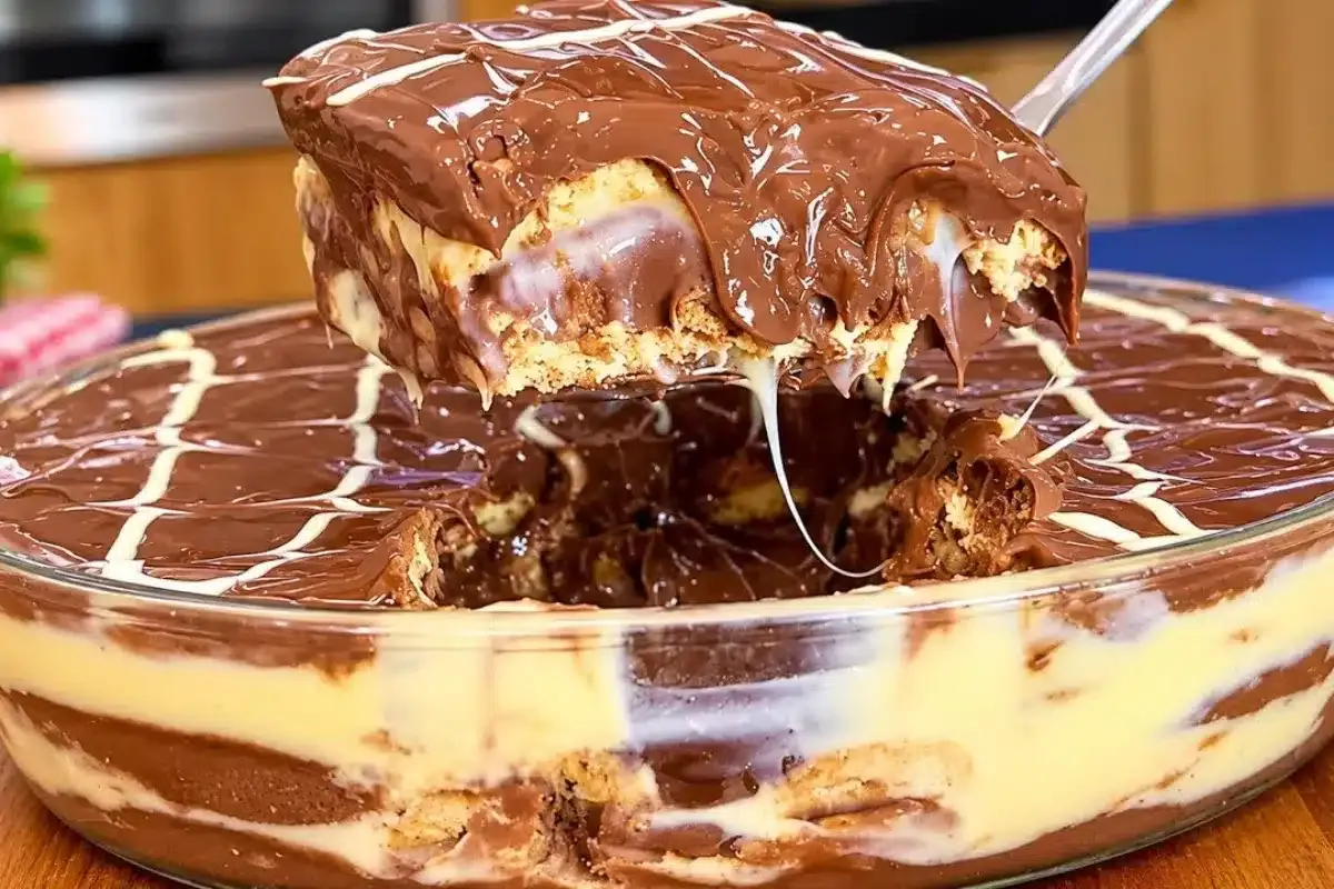 Sobremesa de chocolate super fácil, rápida e chocolatuda, um