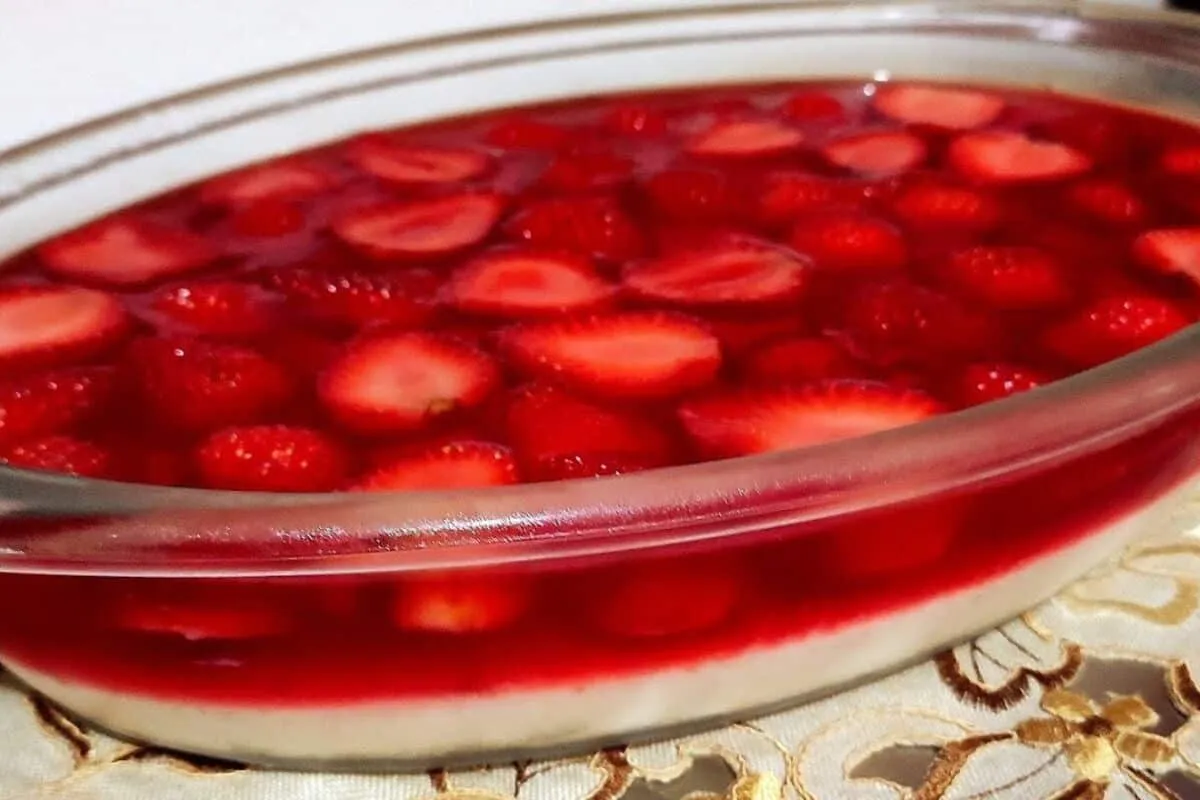 Sobremesa de morango fácil: aprenda o segredo para fazer ess