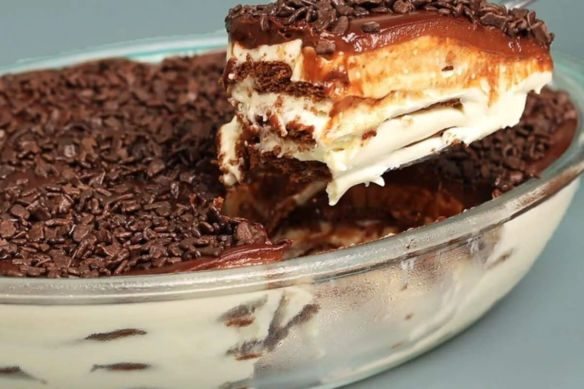 Sobremesa de Ninho na travessa com uma cremosidade irresistí