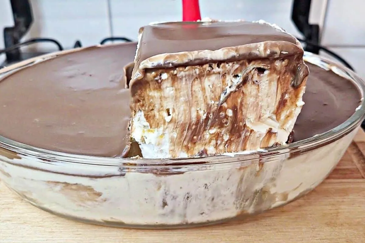 Sobremesa fácil e rápida com um creme incrível e sabor de fr