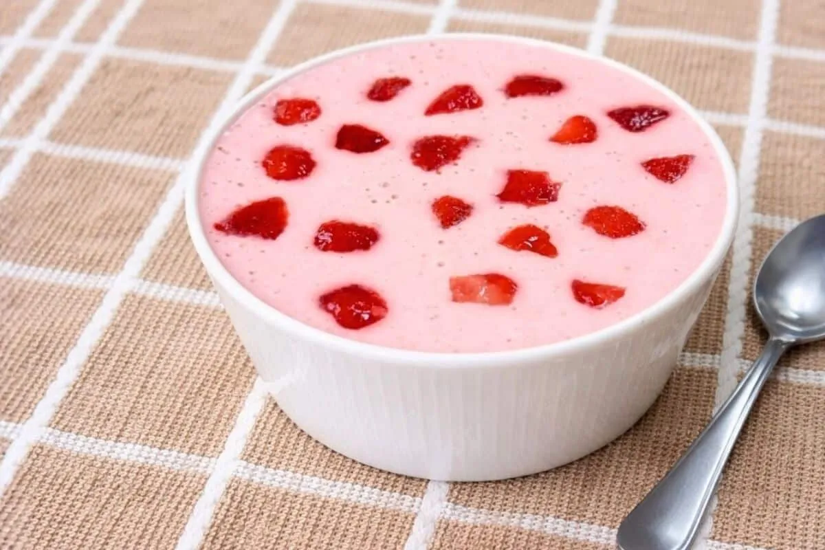 Sobremesa low carb cremosa e rica em proteína, feita sem açú