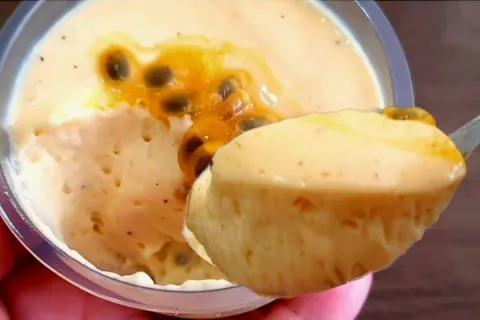 Sobremesa para vender que é feita com a própria fruta e fica