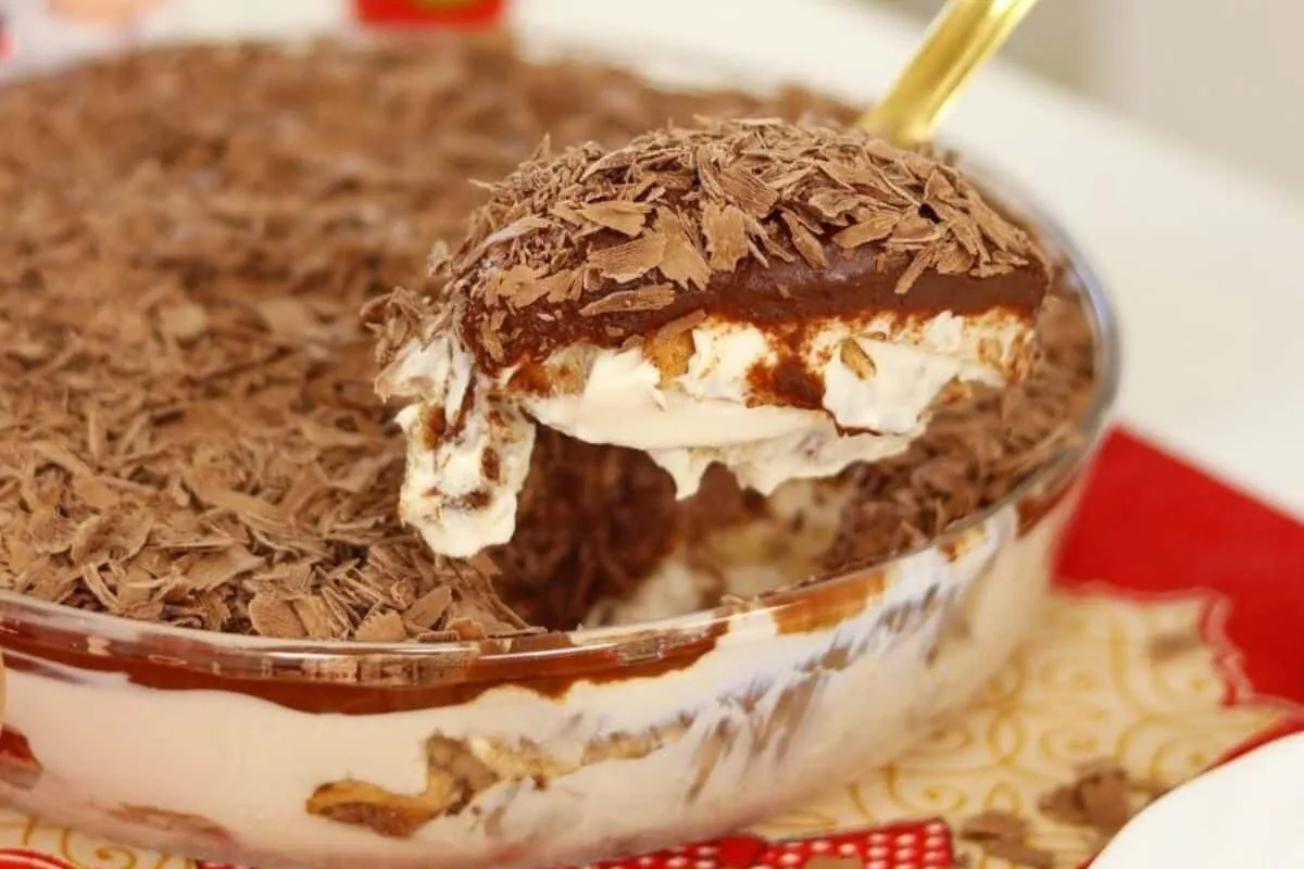 Sobremesa prática, um doce maravilhoso e rápido com poucos i