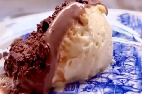 Sobremesa rápida e cremosa, que fica deliciosa, desmancha na