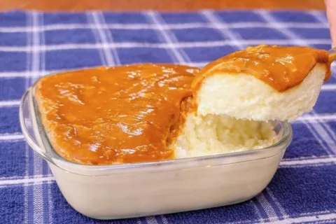Sobremesa sem açúcar rica em proteínas e feita com ingredien