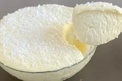Sobremesa sem leite condensado pronta em minutos, um doce rá