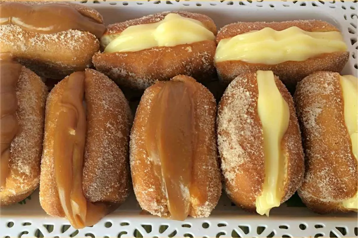 Sonho de bisnaguinha recheado muito fácil de fazer para o la