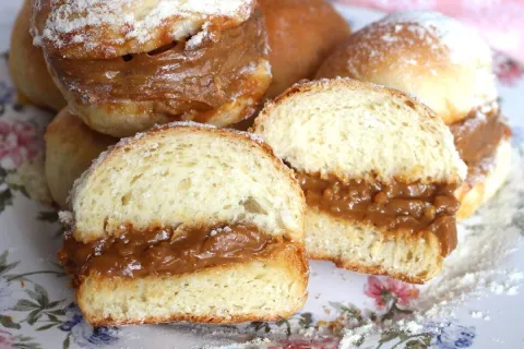 Sonho sem fritura super fofinho com recheio cremoso feito se