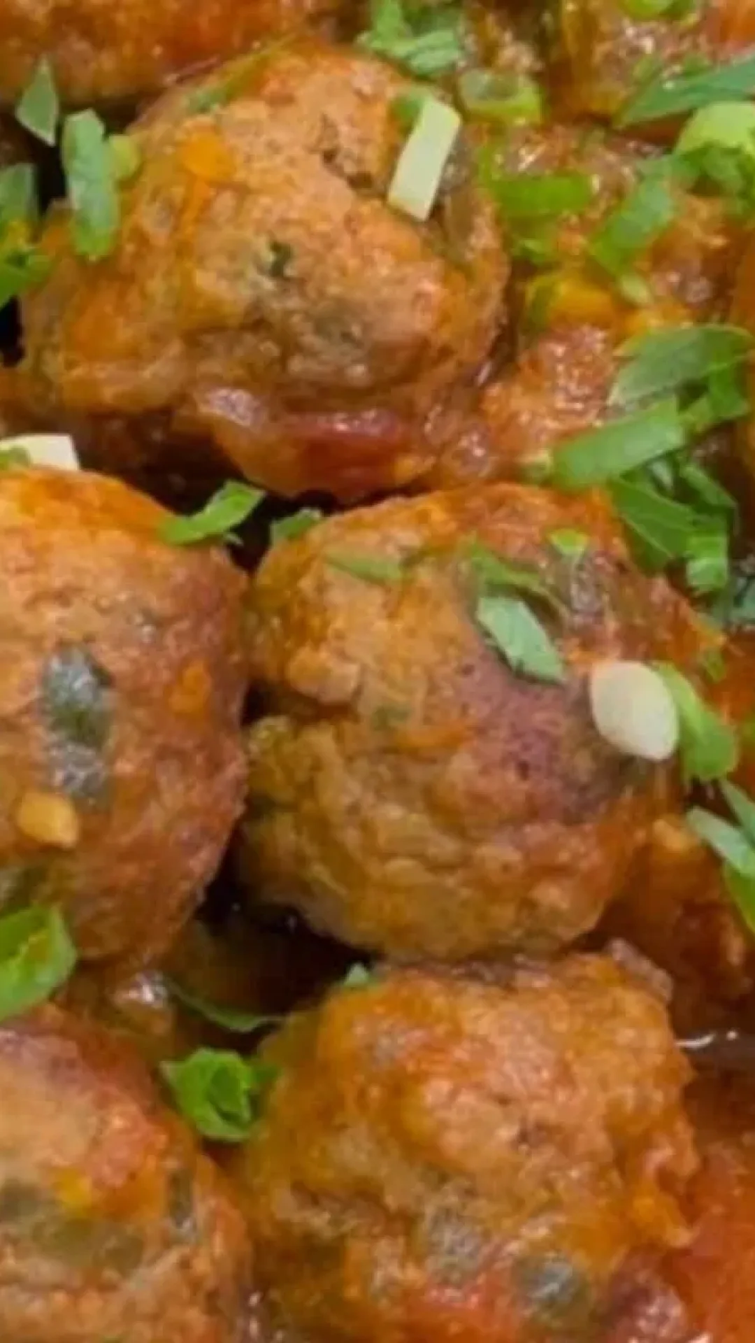 Almôndegas ao molho, uma receita simples e econômica, perfeita para servir com macarrão