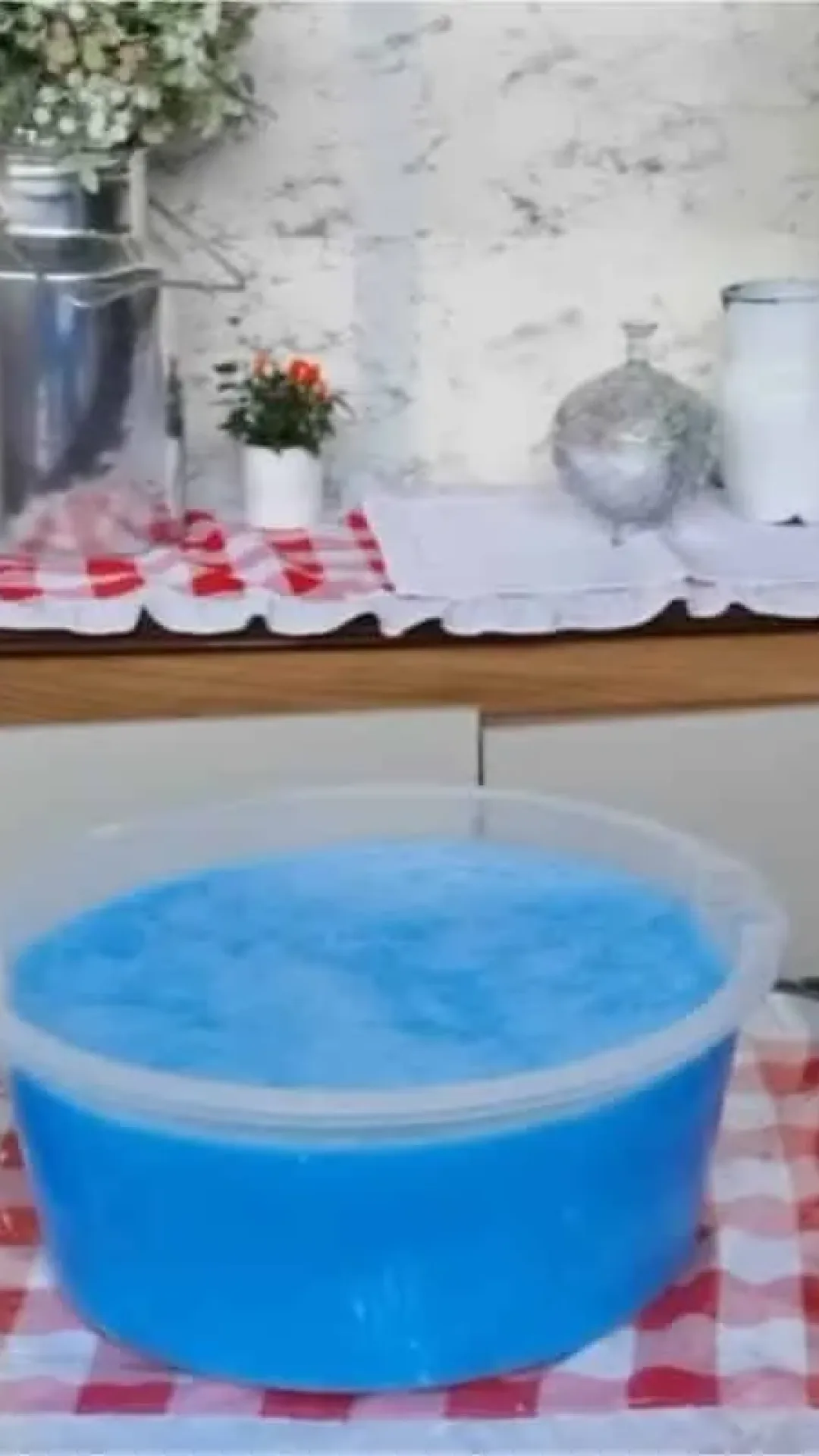 Amaciante caseiro perfumado que deixa as roupas com cheiro de toalha de hotel