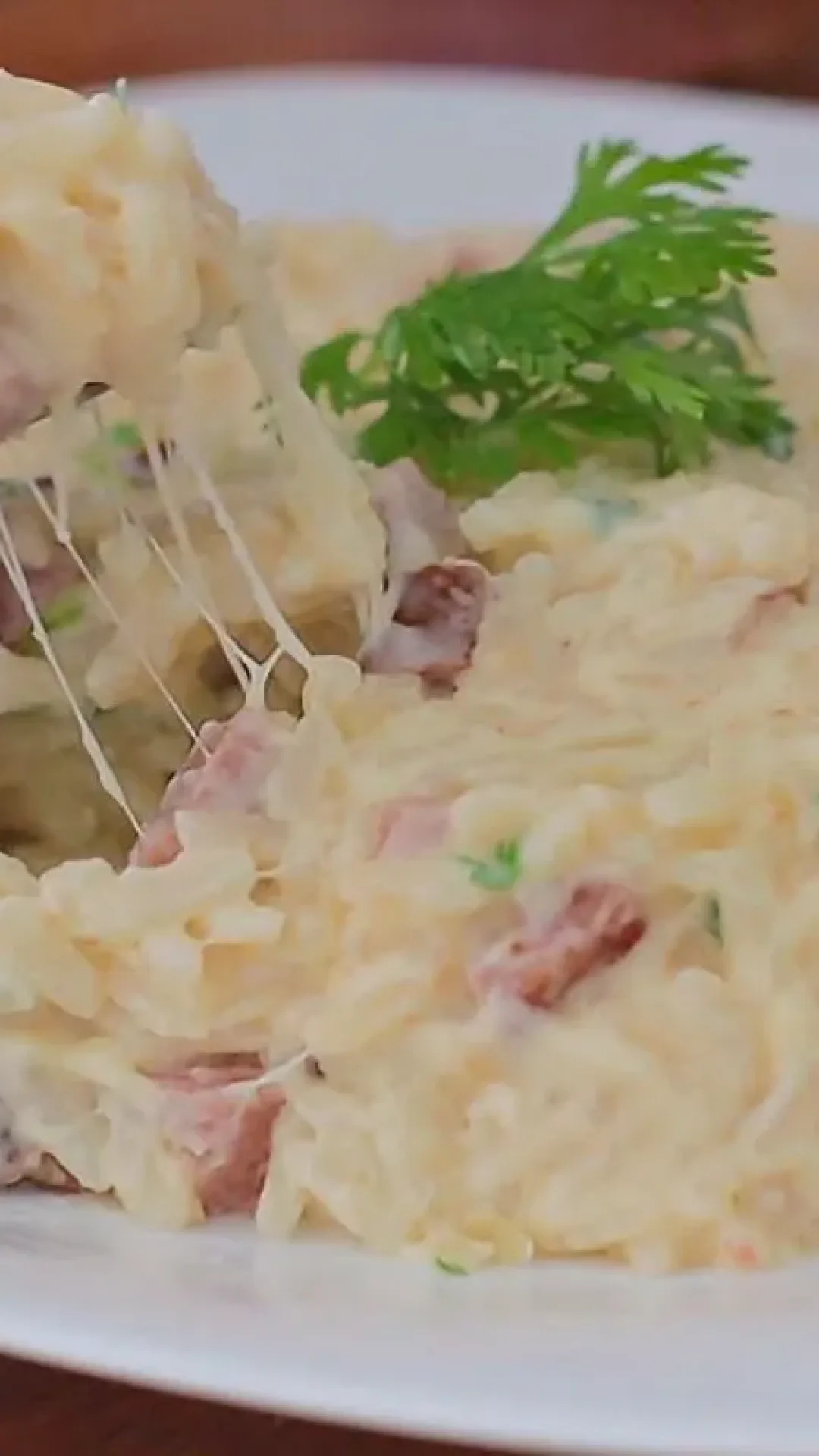 Arroz cremoso e recheado, para você aproveitar tudo o que tem na geladeira e salvar seu almoço ou jantar