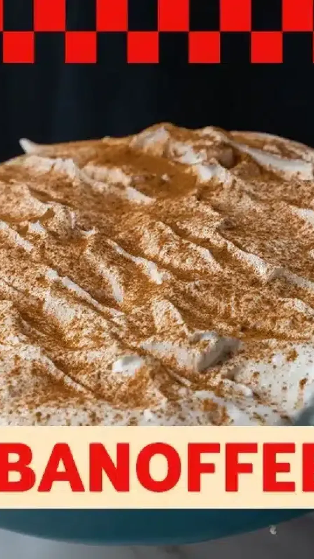 Banoffe de travessa com muito doce de leite e chantilly, para ser a estrela da sua mesa