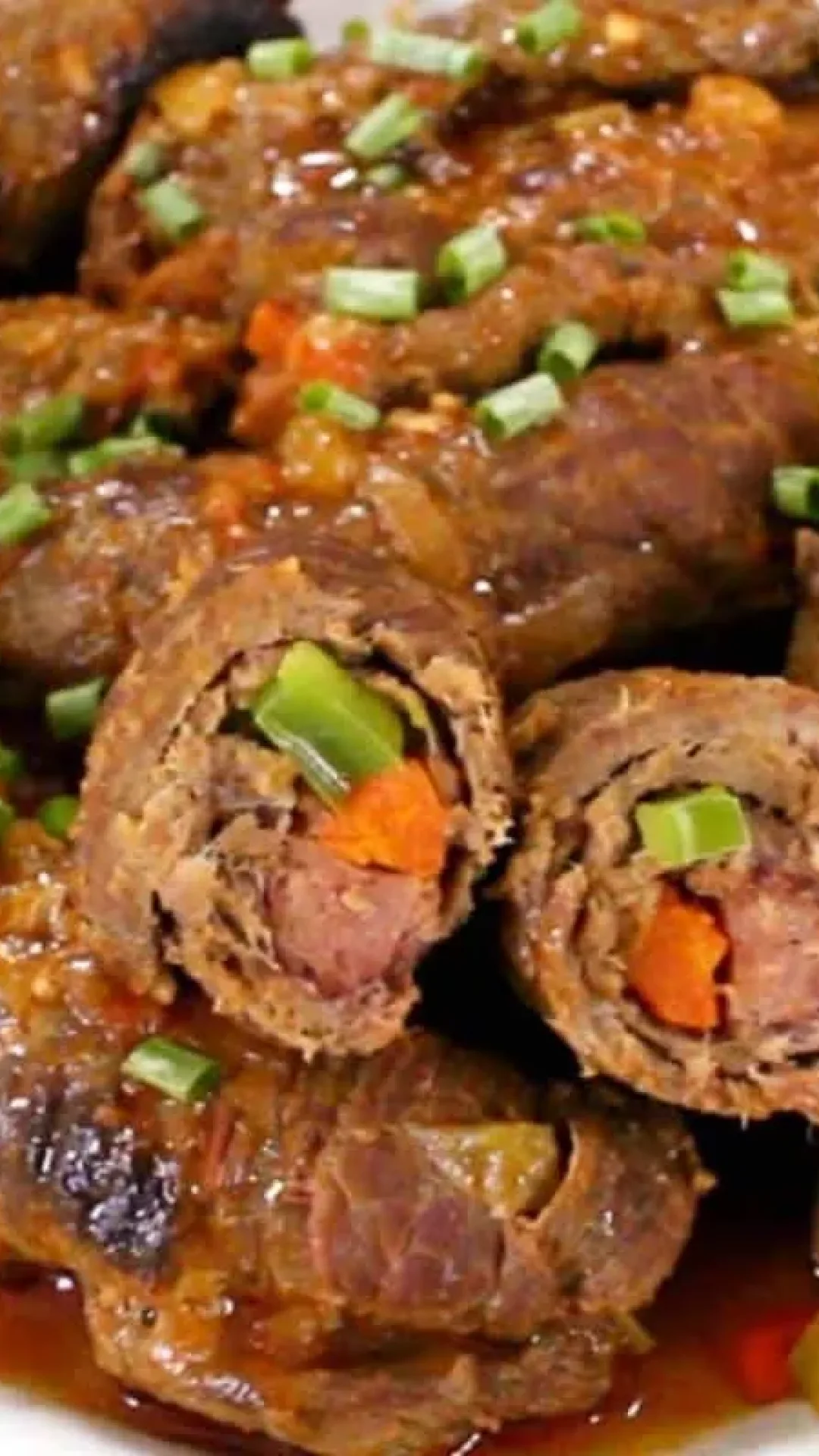 Bife a rolê suculento e molhadinho para você preparar com amor no almoço de natal