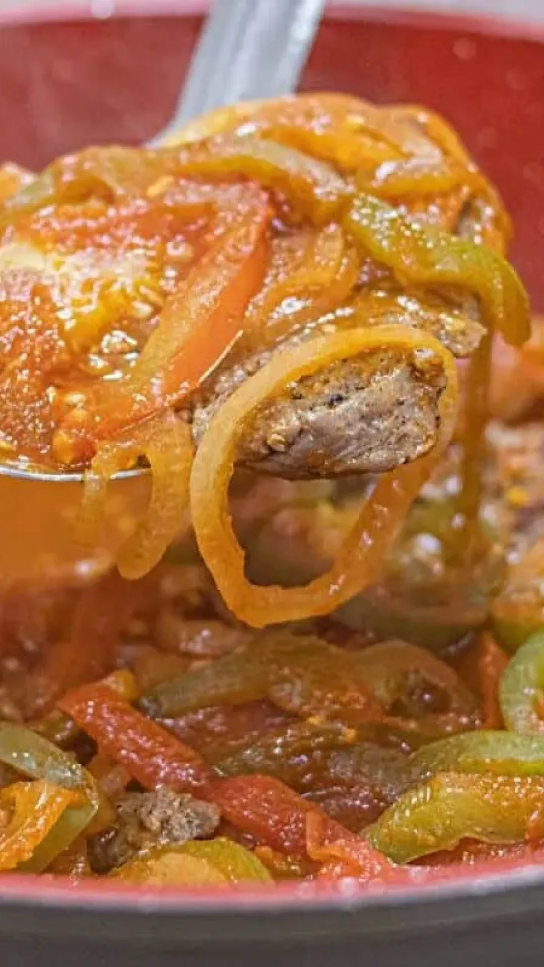 Bife ao molho: o segredo para deixar a carne muito macia e com um molho encorpado incrível