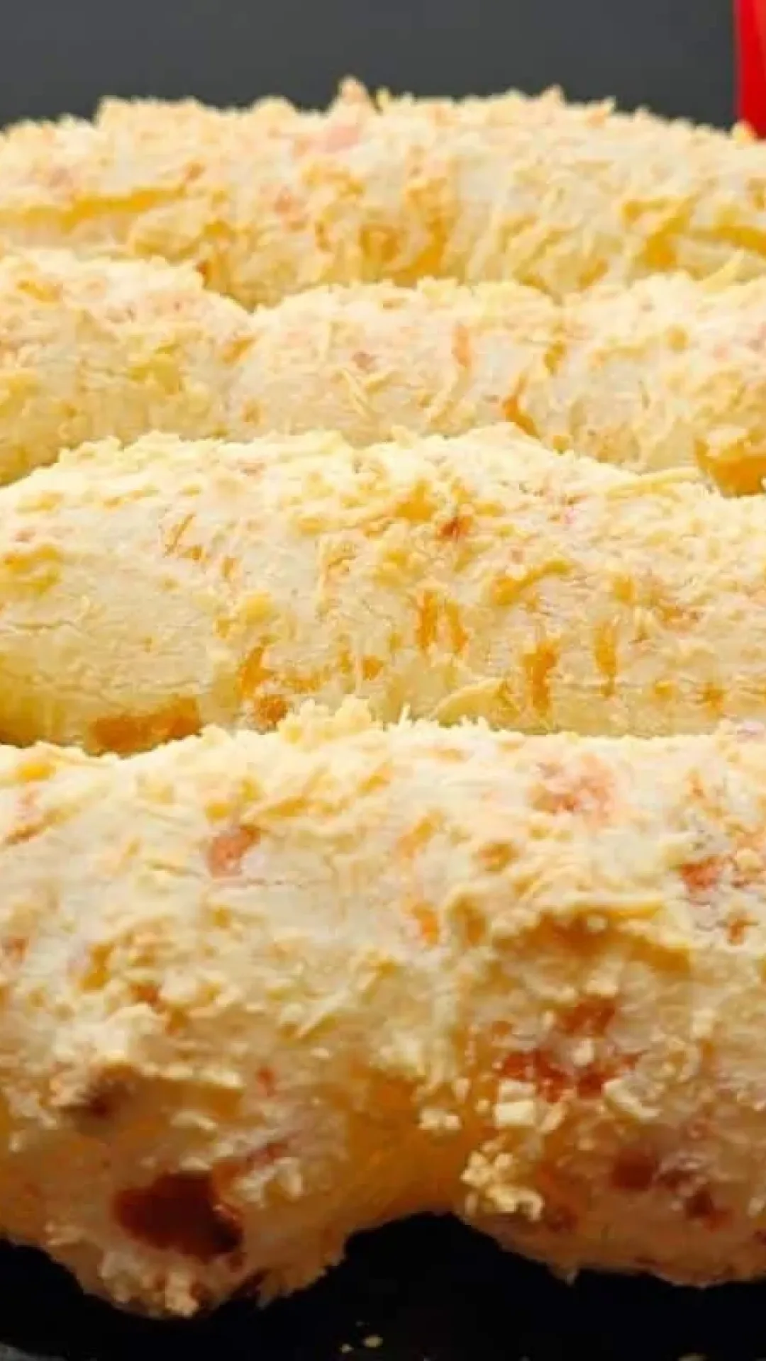 Biscoitão de polvilho: aprenda o segredo para ele ficar sequinho e não murchar ao sair do forno