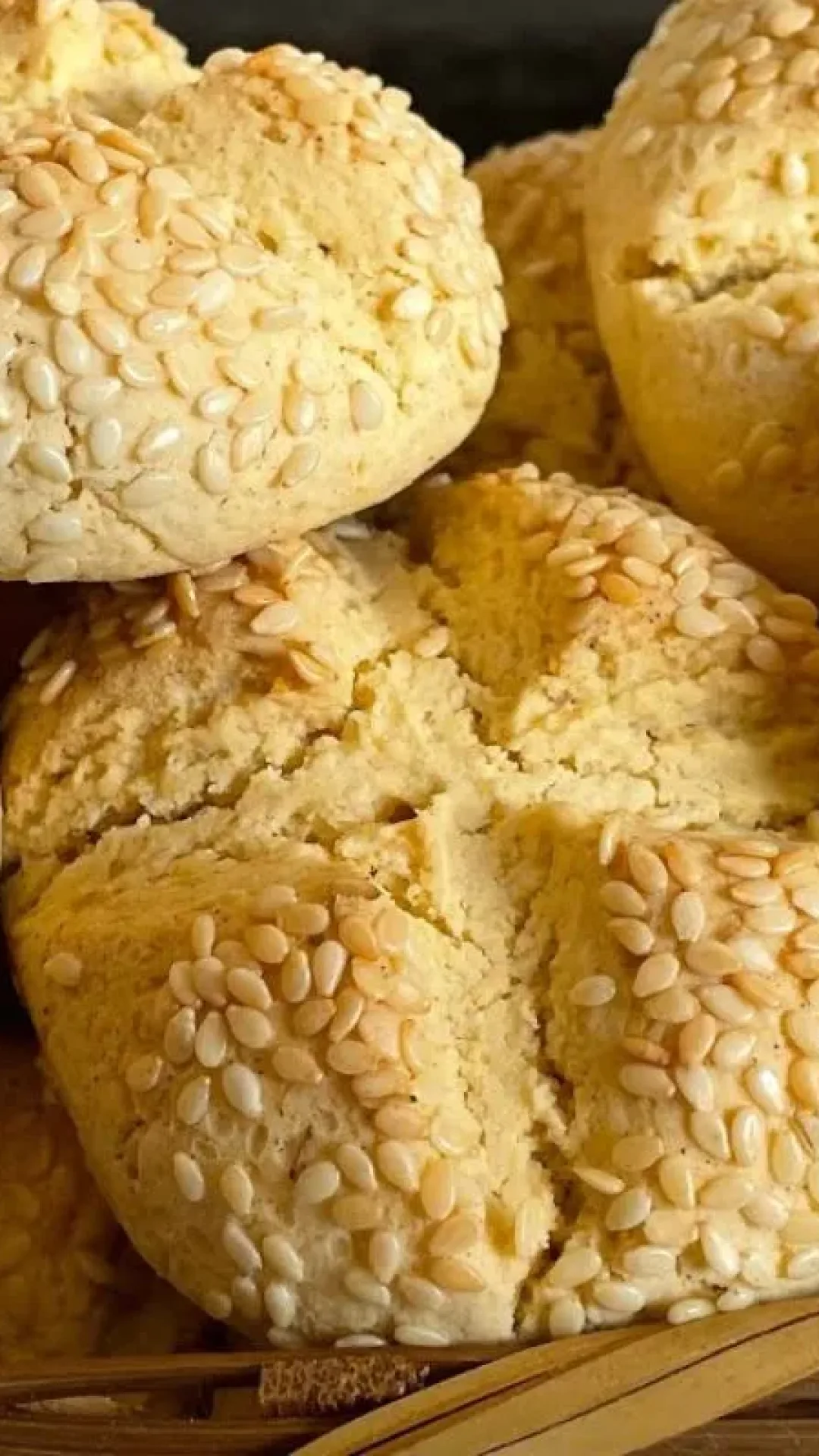 Bolachinha caseira com gergelim na receita tradicional que encanta todo mundo para o café