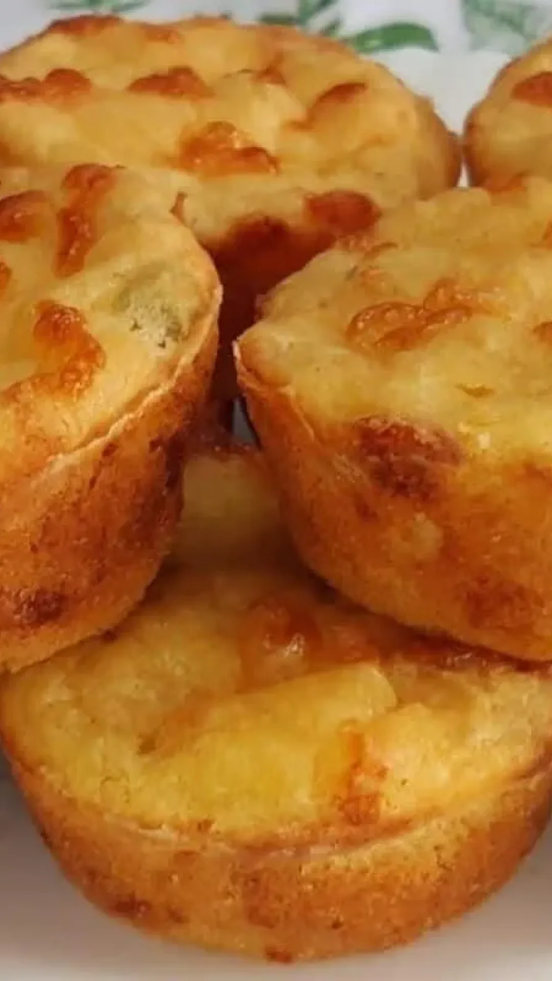 Bolinho salgado sem trigo: aprenda a fazer essa delícia sem ovos que é perfeita para quem faz dieta e quer substituir o jantar