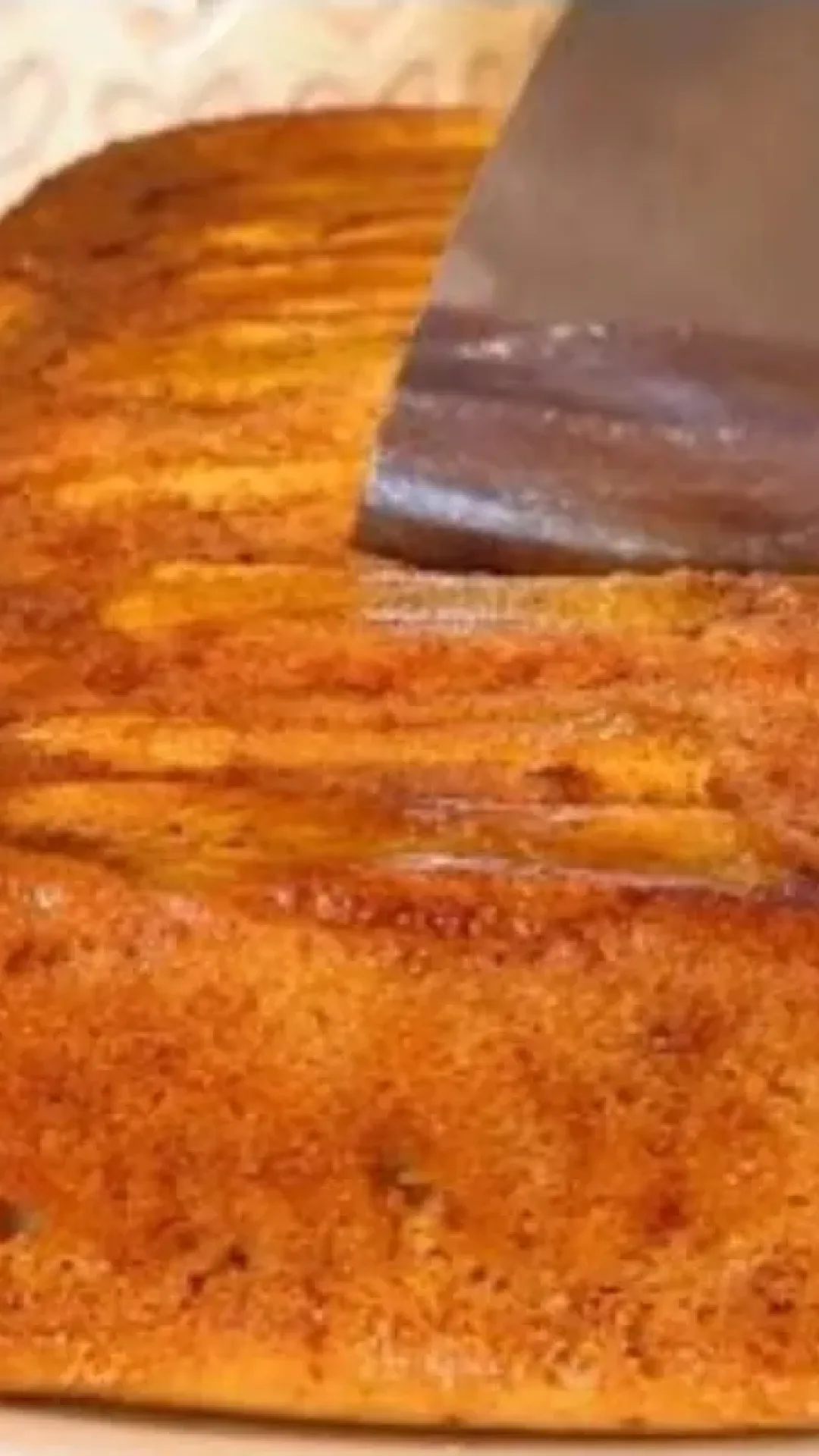 Bolo creme de banana: uma gostosura que fica com uma textura incrível e muito úmida