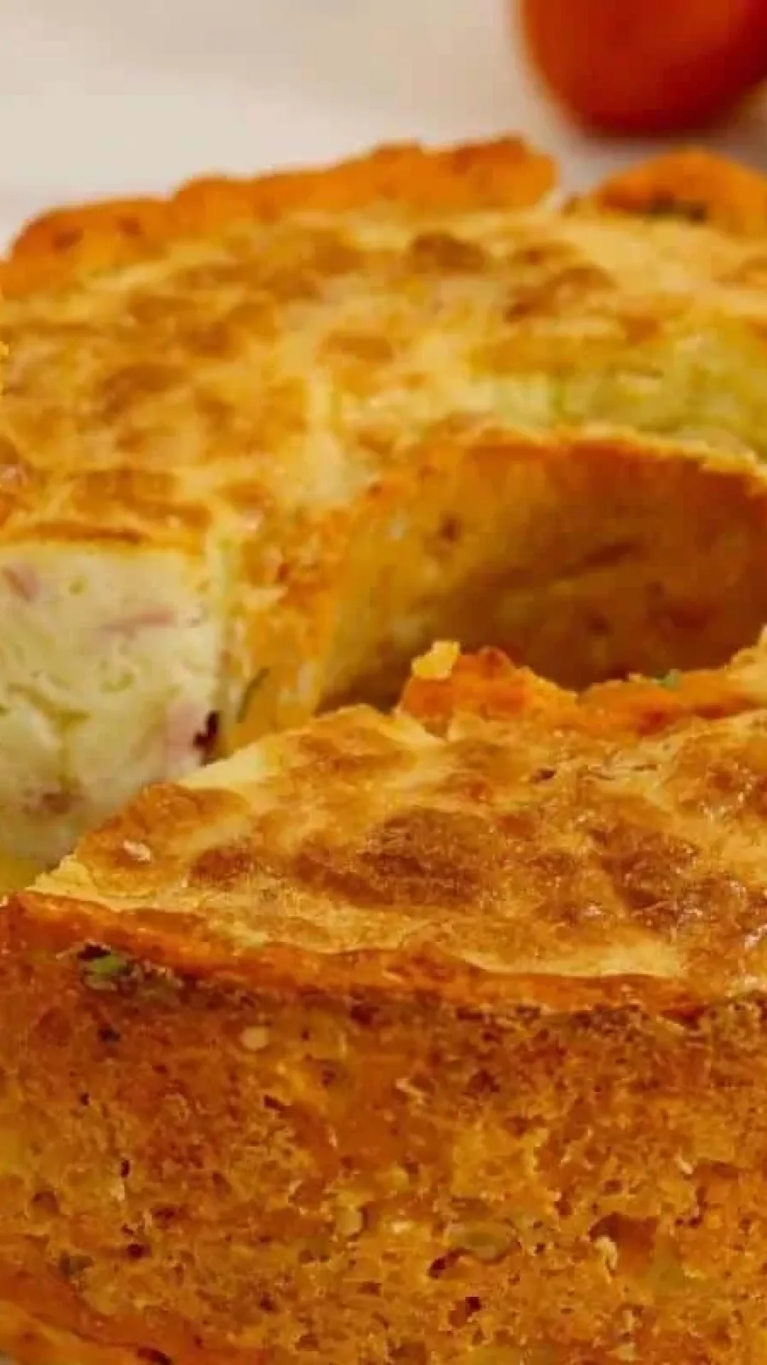 Bolo de frango com queijo para o lanche ou jantar: prático e muito saboroso
