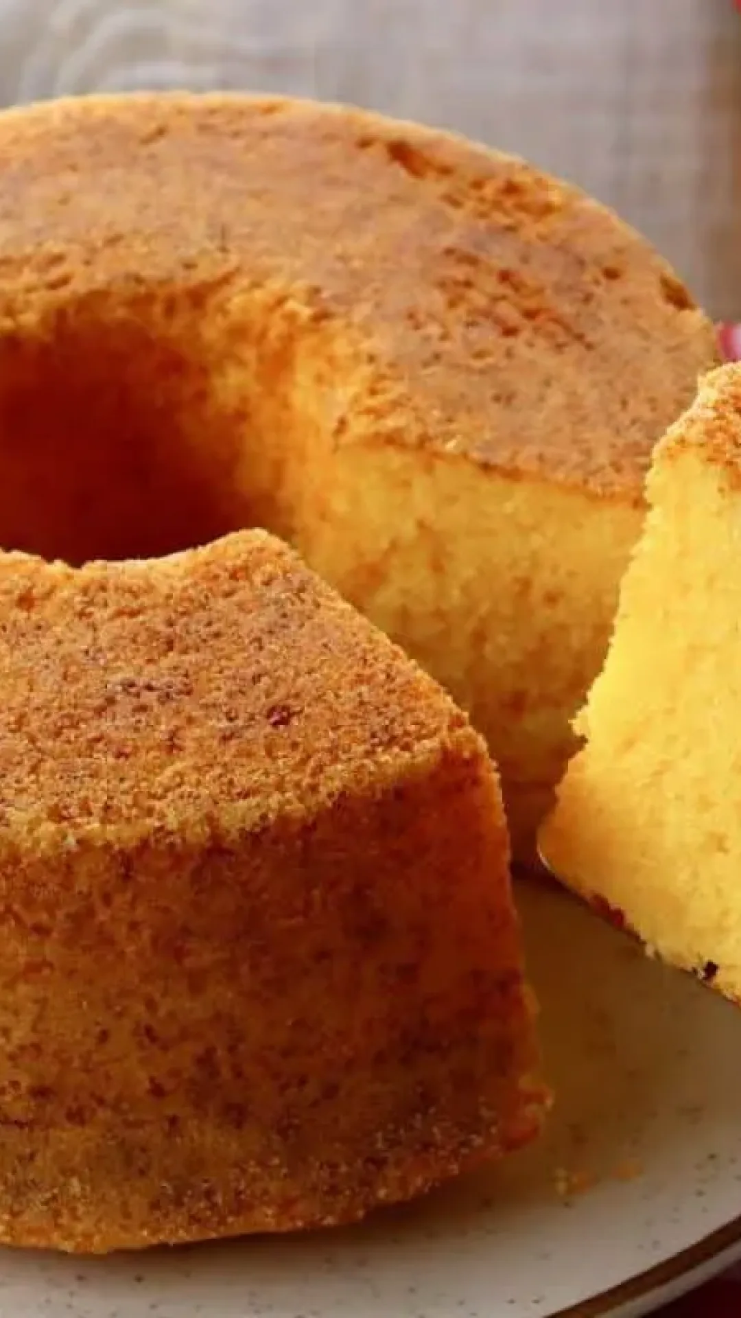Bolo de fubá bem fofo, aerado e saboroso, uma receita de vó ideal para acompanhar um café