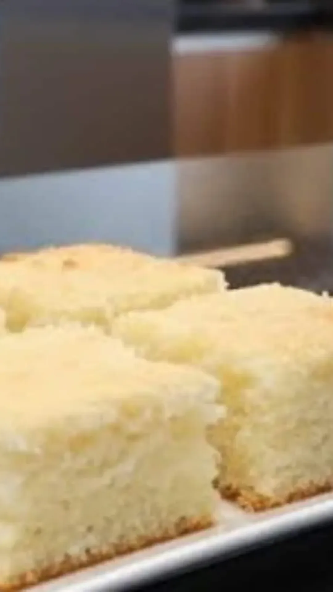 Bolo de tapioca com coco, uma sobremesa  muito fácil de preparar e irresistível