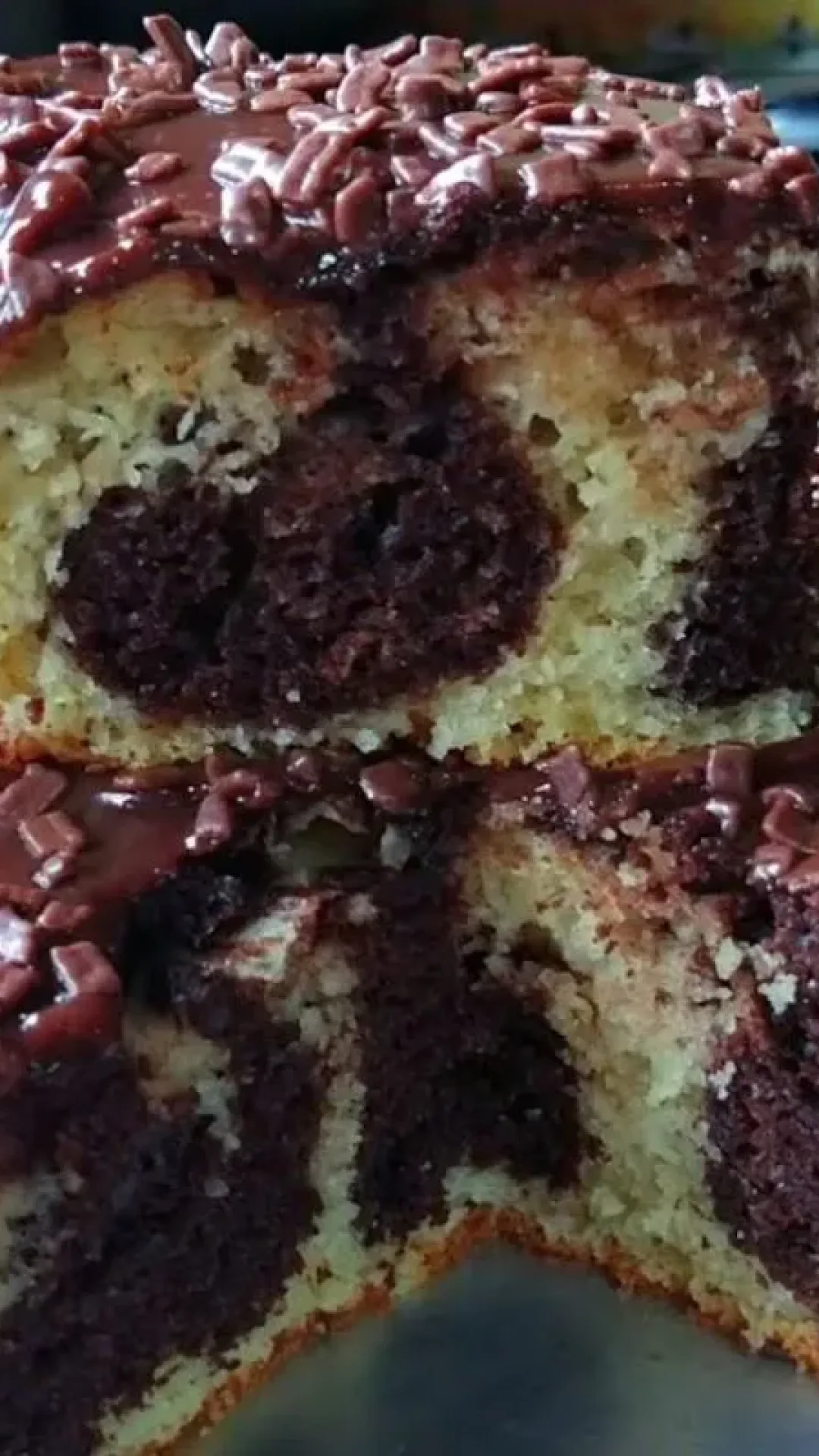 Bolo mesclado: muito fofinho, úmido, e com aquele visual lindo que vai surpreender a todos