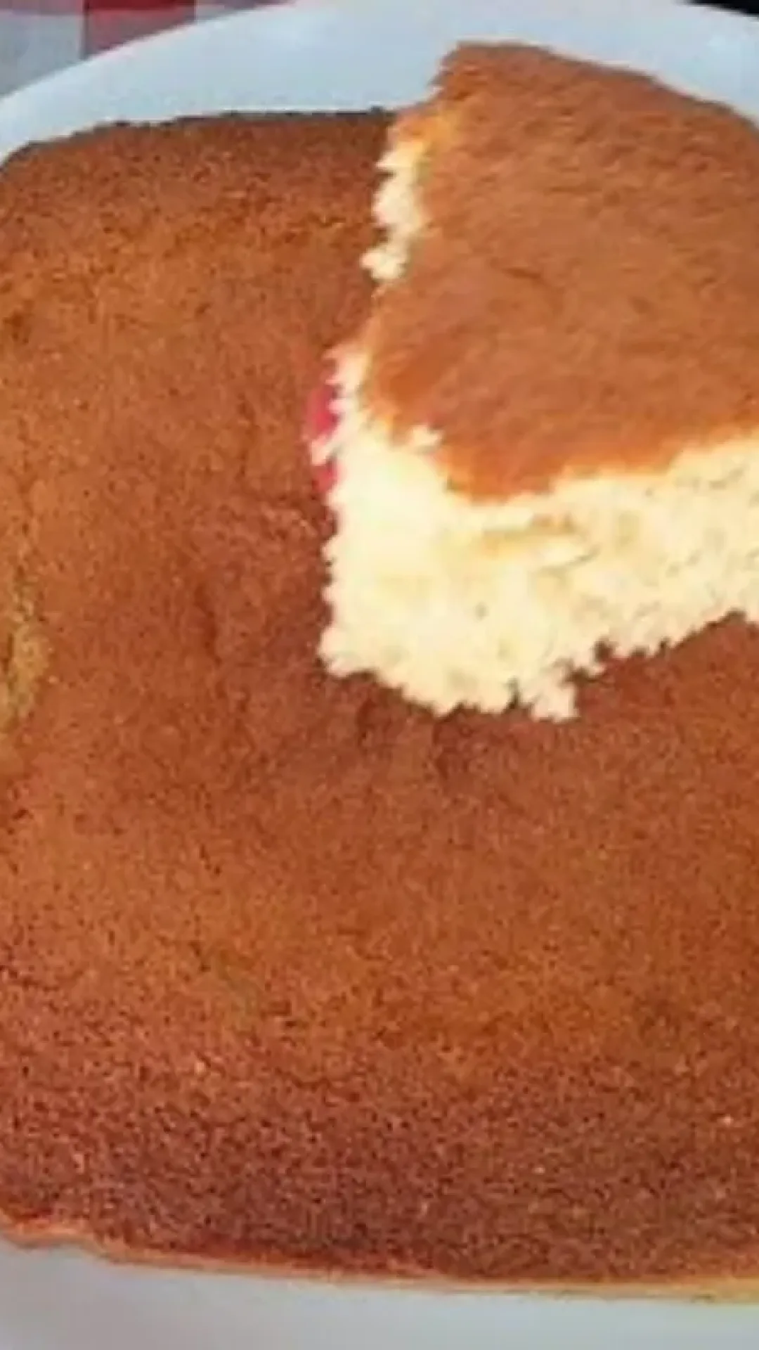 Bolo na airfryer, um bolo de laranja fofinho e rápido, perfeito para acompanhar um café