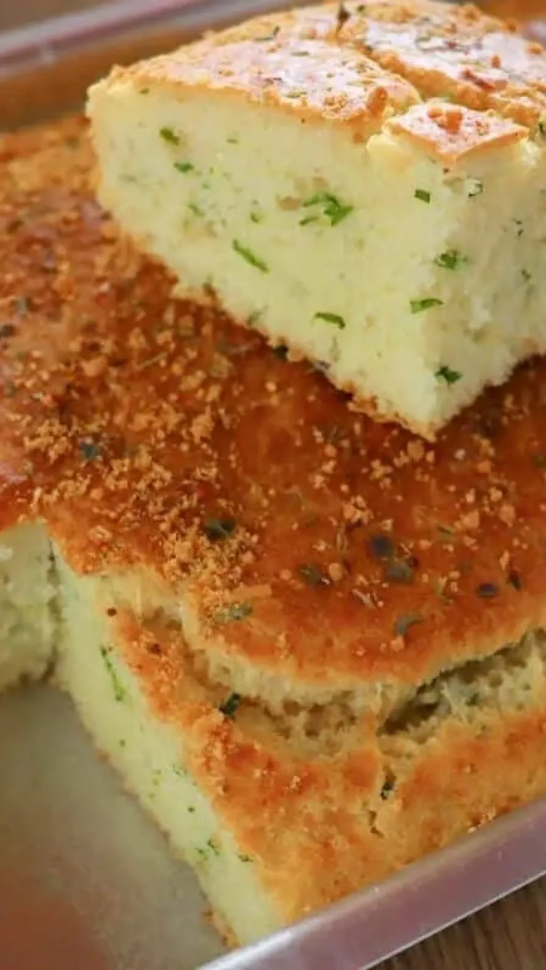 Bolo salgado fofinho, econômico e muito fácil para fazer um lanche delicioso e completo