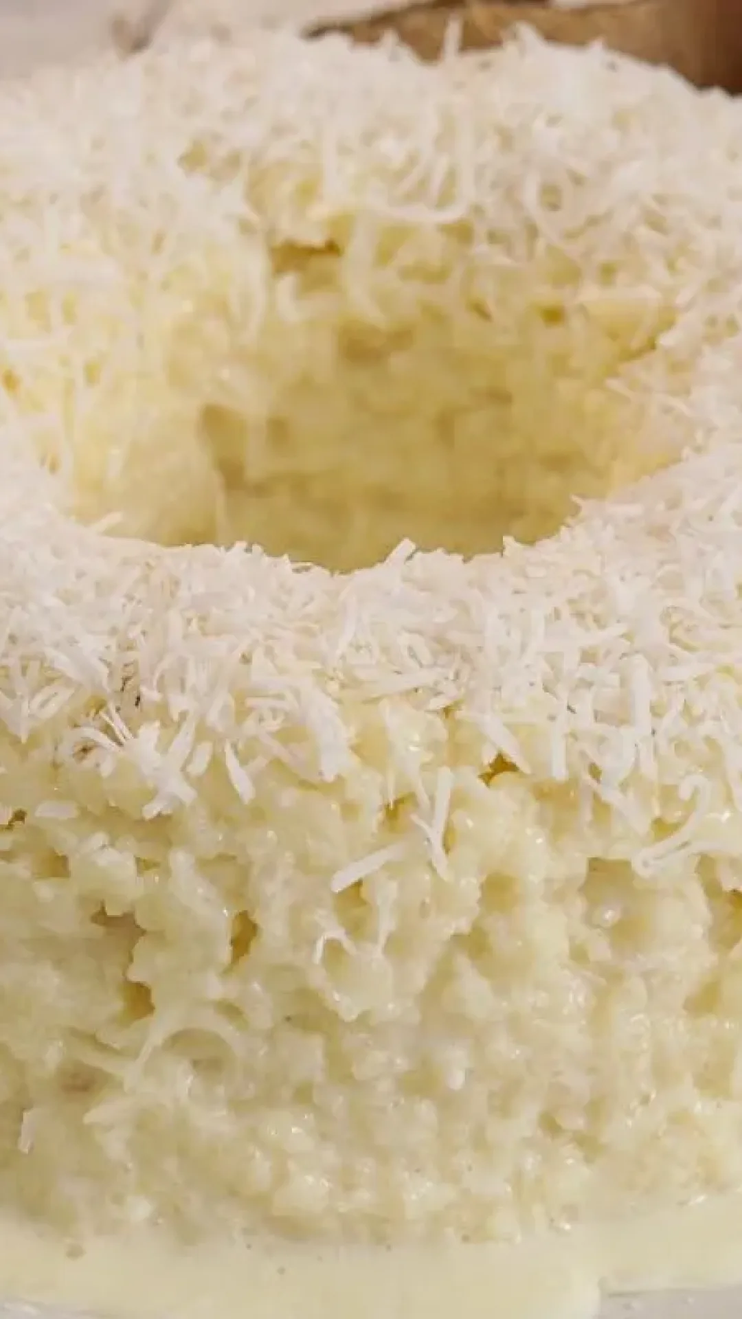 Bolo simples sem forno, uma receita incrível feita sem ovos, que traz praticidade na cozinha