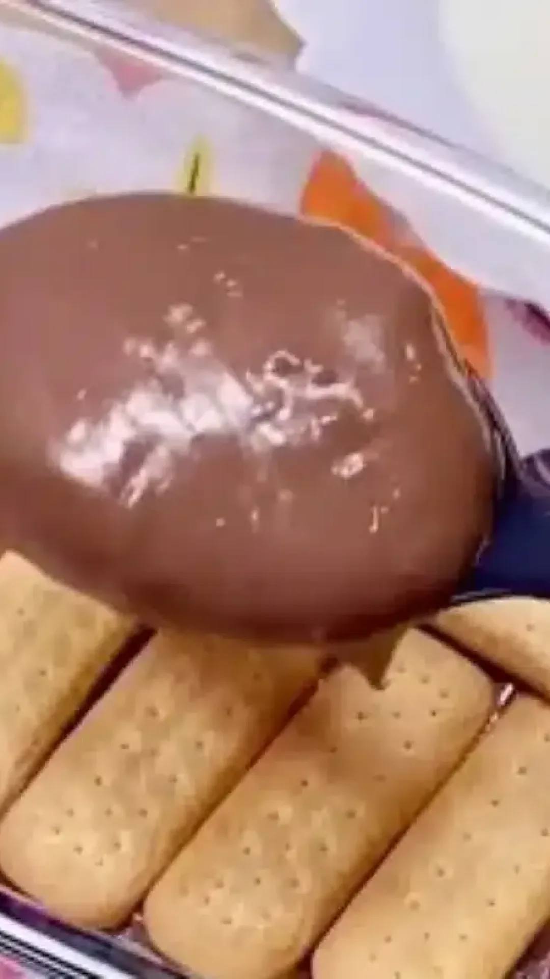 Bombonzão gelado na travessa: uma sobremesa maravilhosa que vai encantar todo mundo e é muito simples de preparar para a família