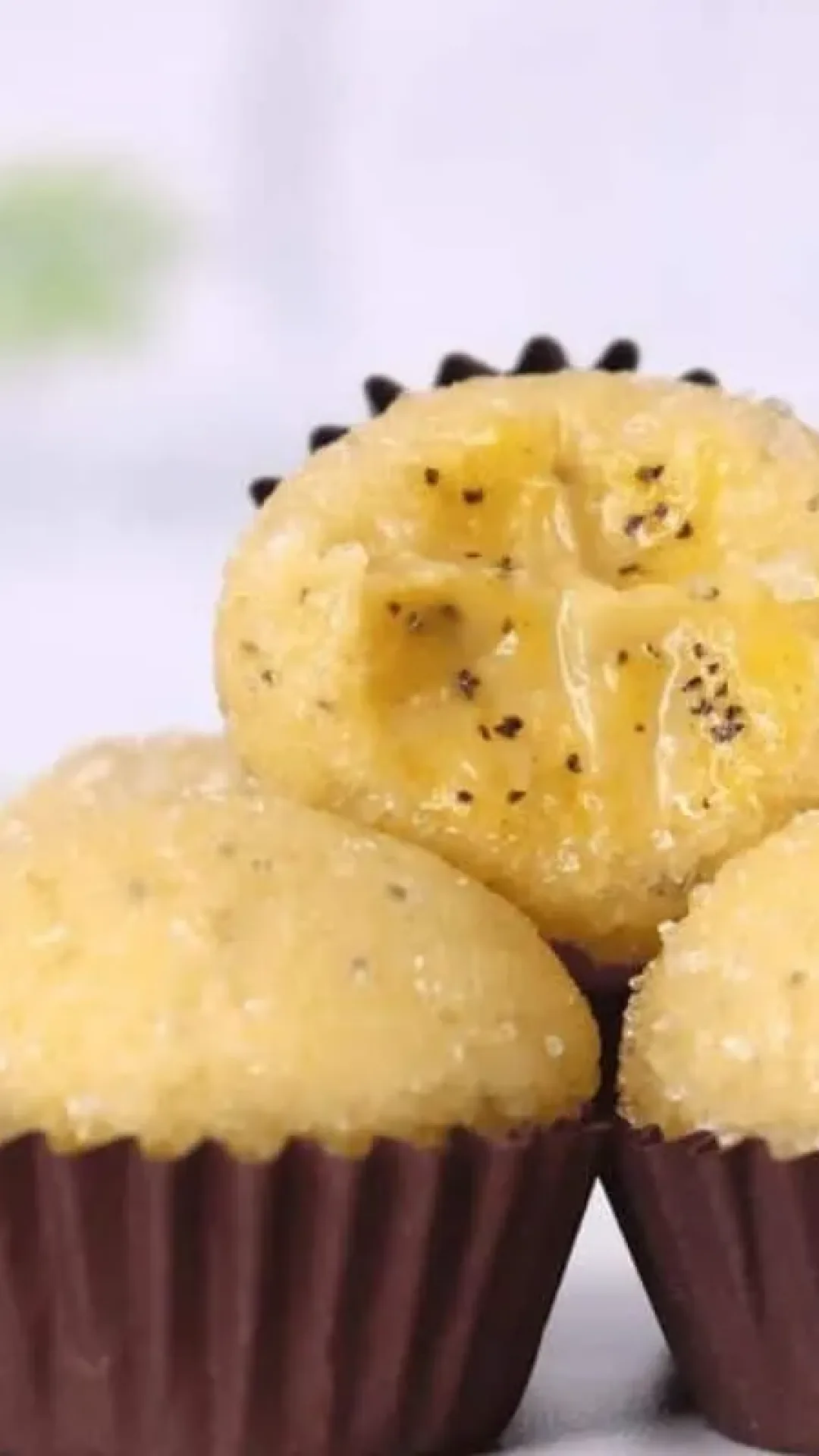 Brigadeiro de maracujá, delicioso e refrescante, que combina o doce com o azedinho da fruta