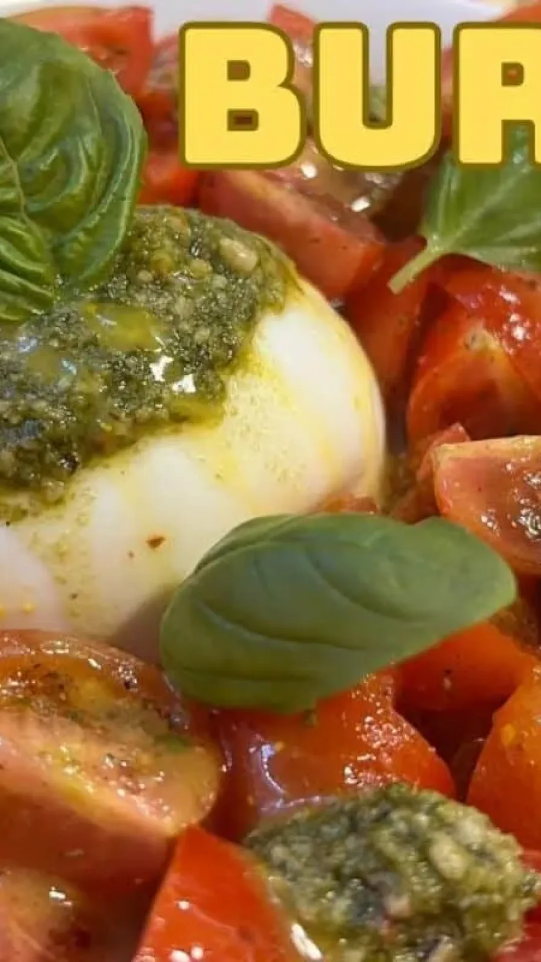 Burrata ao molho pesto: uma entrada sofisticada e muito fácil de fazer para impressionar suas visitas no jantar