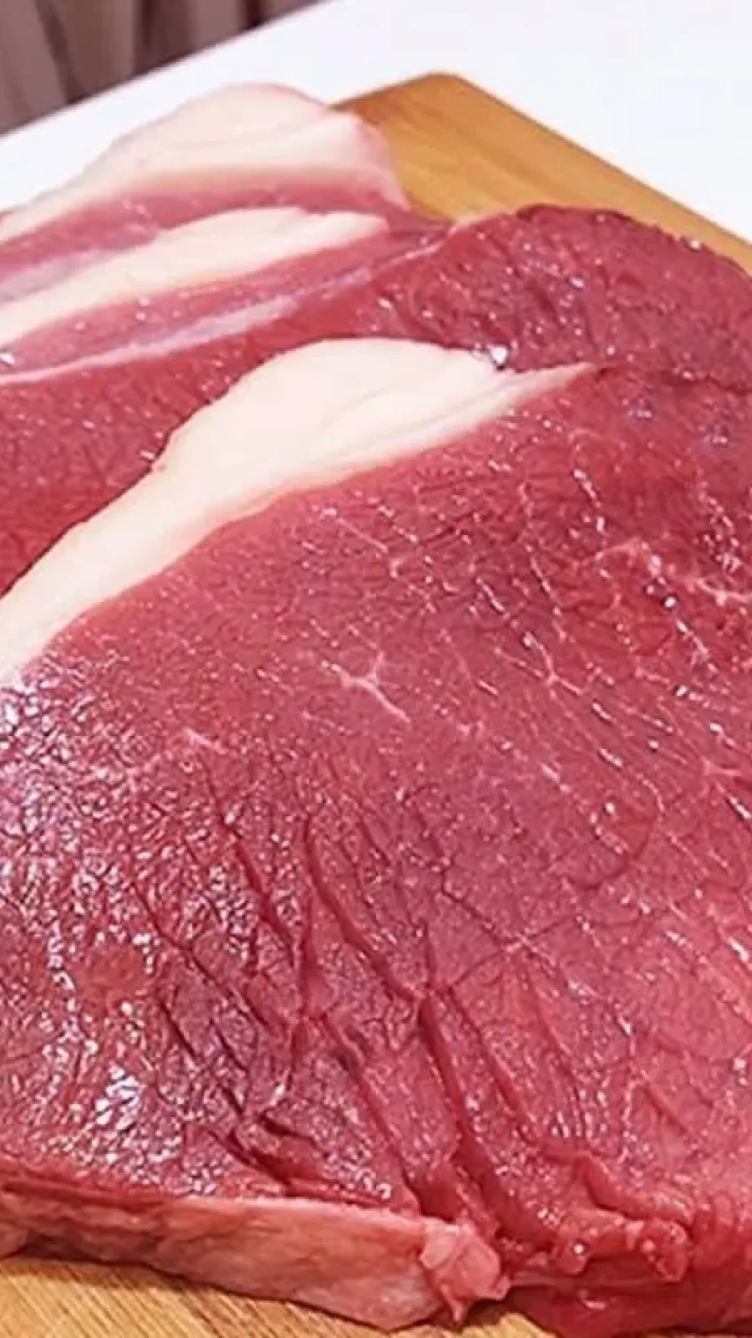 Carne assada sem churrasqueira: veja como preparar uma carne macia e saborosa direto no seu fogão