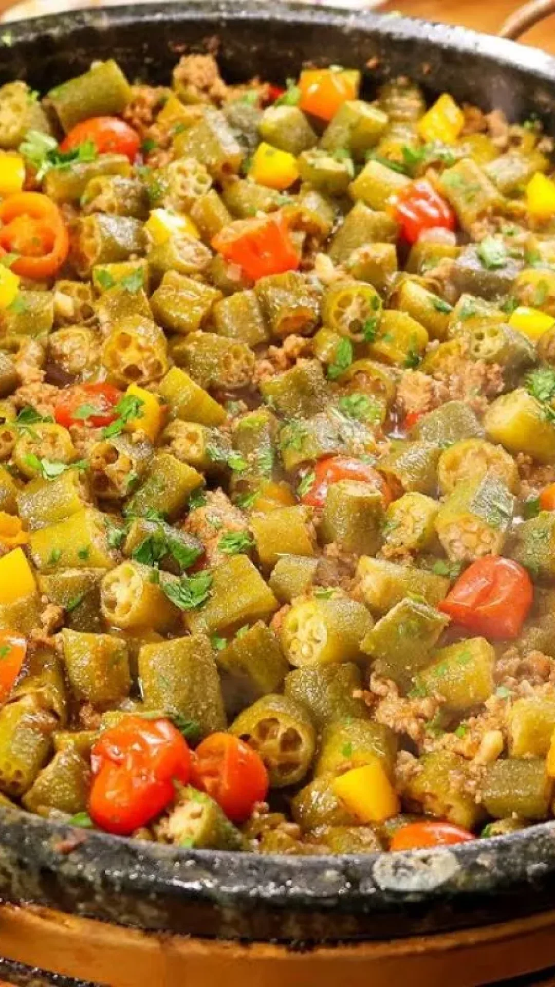 Carne moída com quiabo e angu à mineira: fácil e delicioso para o almoço