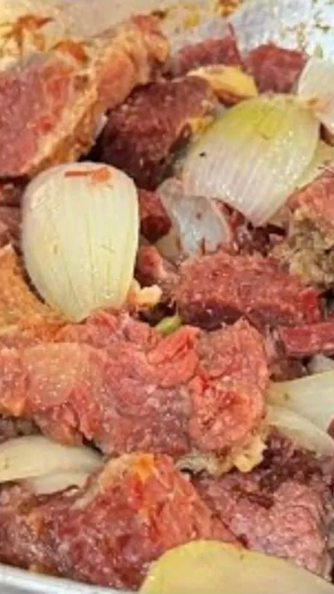 Carne seca acebolada: veja como fazer a carne macia, suculenta e cheia de sabor