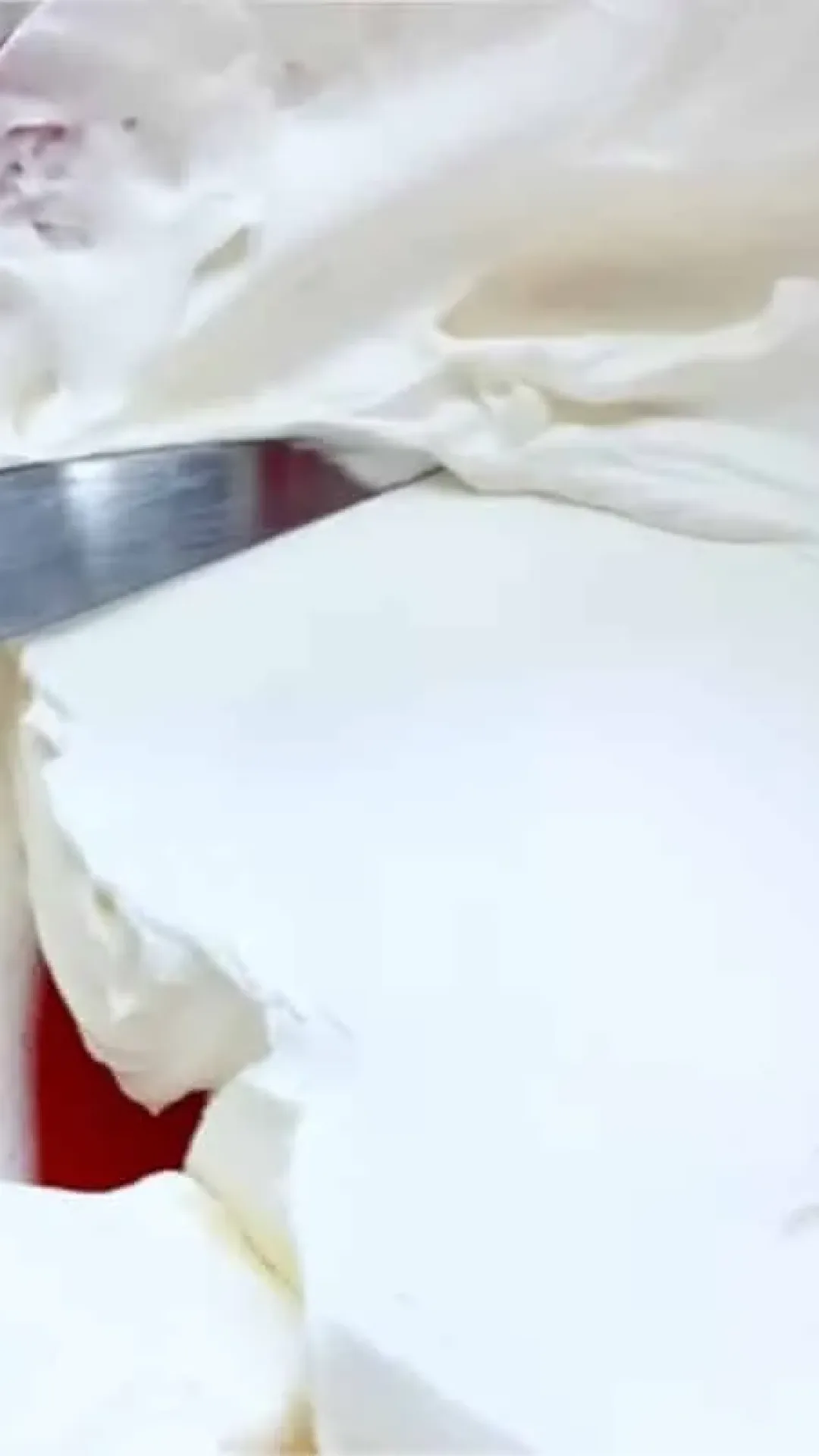 Chantilly perfeito: descubra porque o seu nunca dá certo e como fazer ele ficar firme e delicioso