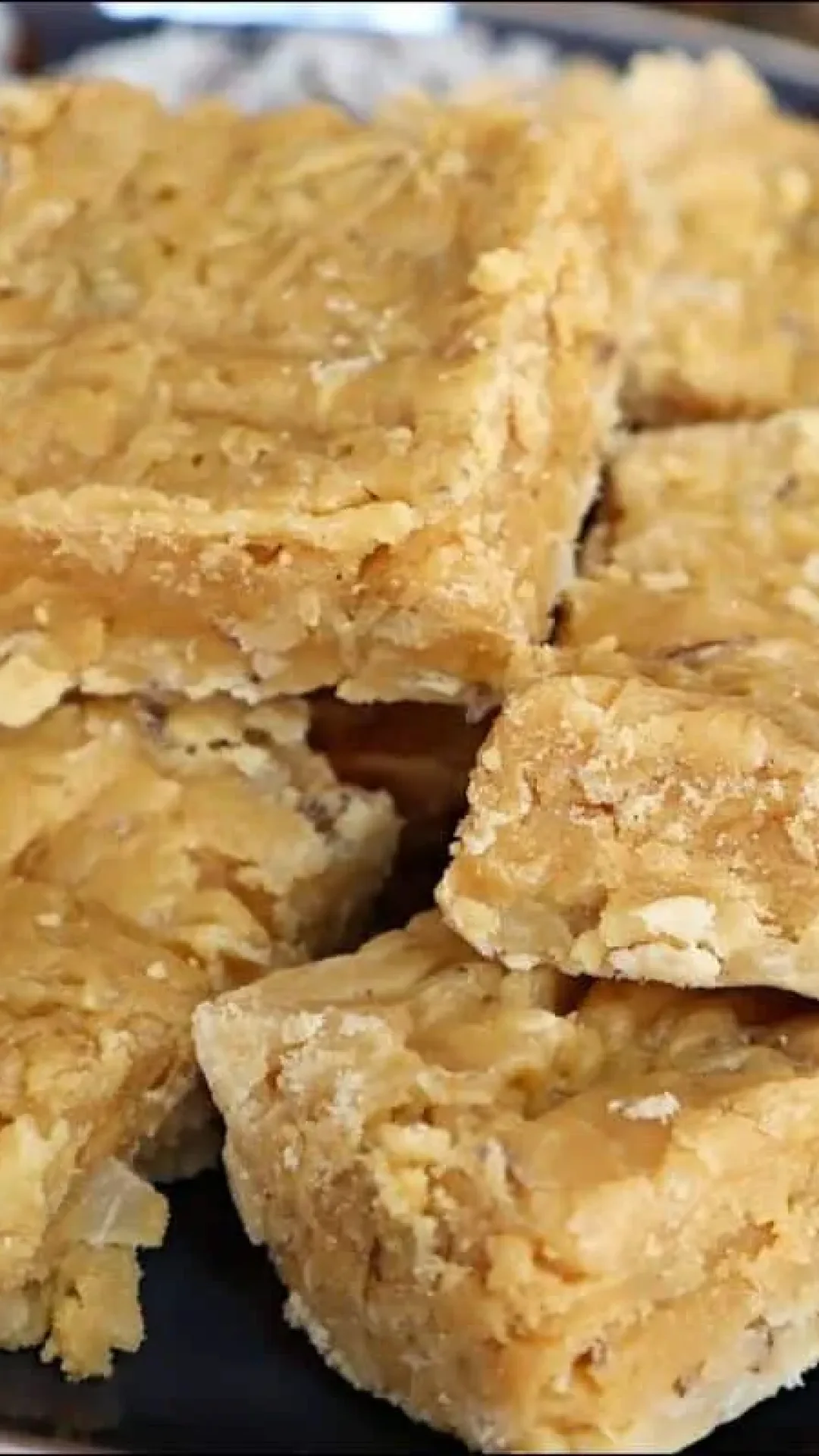 Cocada de coco fresco que leva só 3 ingredientes e é tão deliciosa que você não vai parar de comer