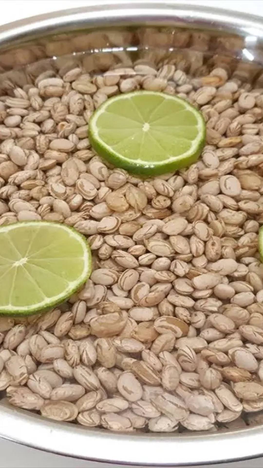Como cozinhar feijão em 15 minutos: aprenda a economizar gás e tenha seu feijão delicioso pronto em menos tempo.