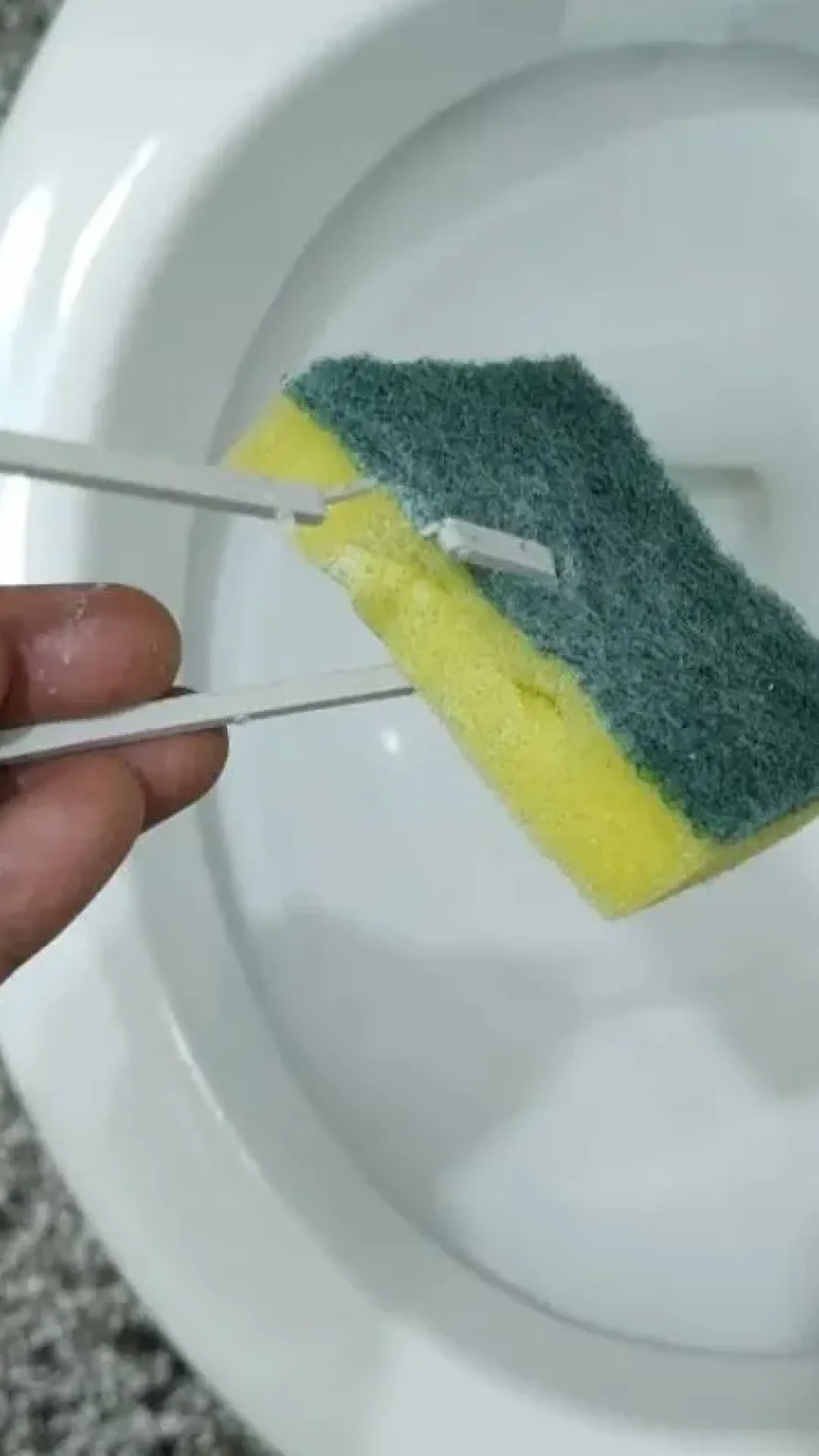 Como deixar banheiro cheiroso o dia todo com um truque simples que você pode fazer agora mesmo