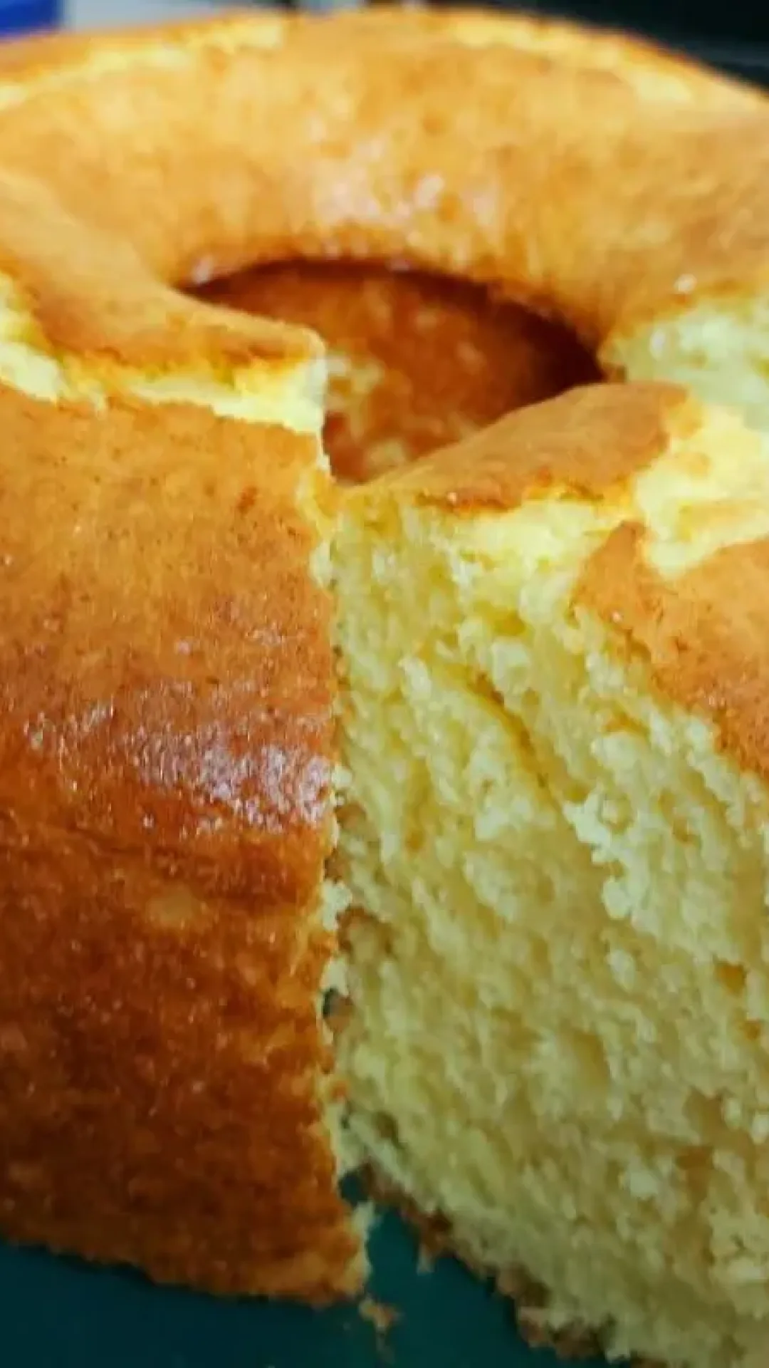 Como fazer bolo de laranja com creme de leite para garantir uma massa super fofinha, úmida e perfumada