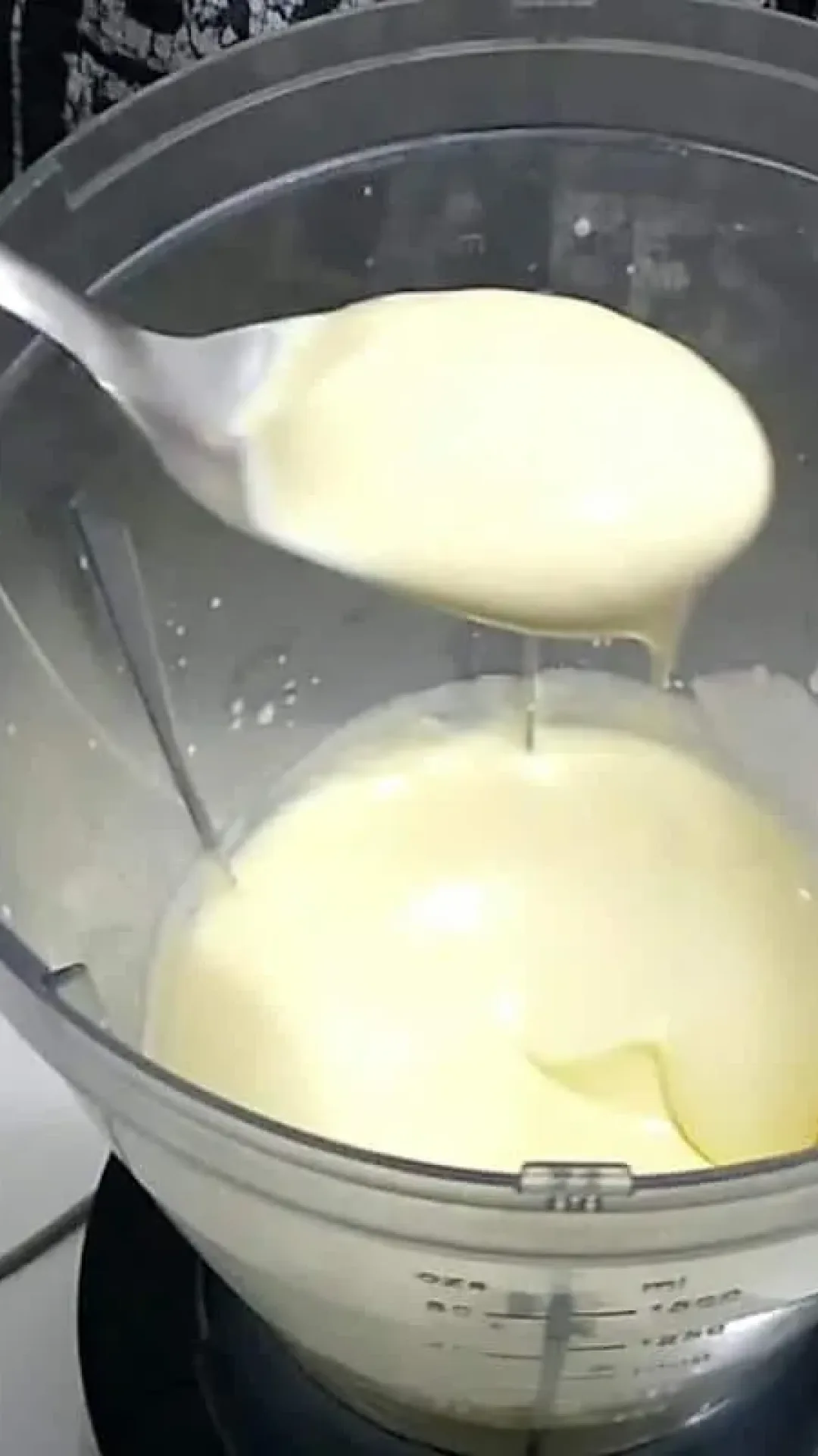 Como fazer maionese de creme de leite: só 2 ingredientes e não precisa de óleo