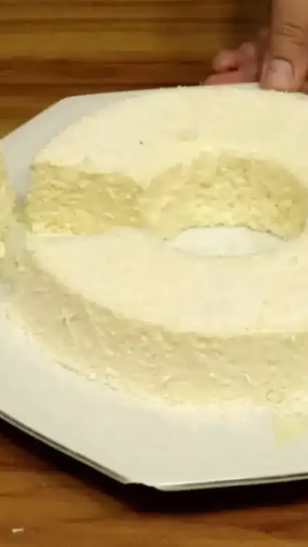 Como fazer pudim de coco cremoso que não vai ao fogo, a sobremesa prática que economiza seu tempo