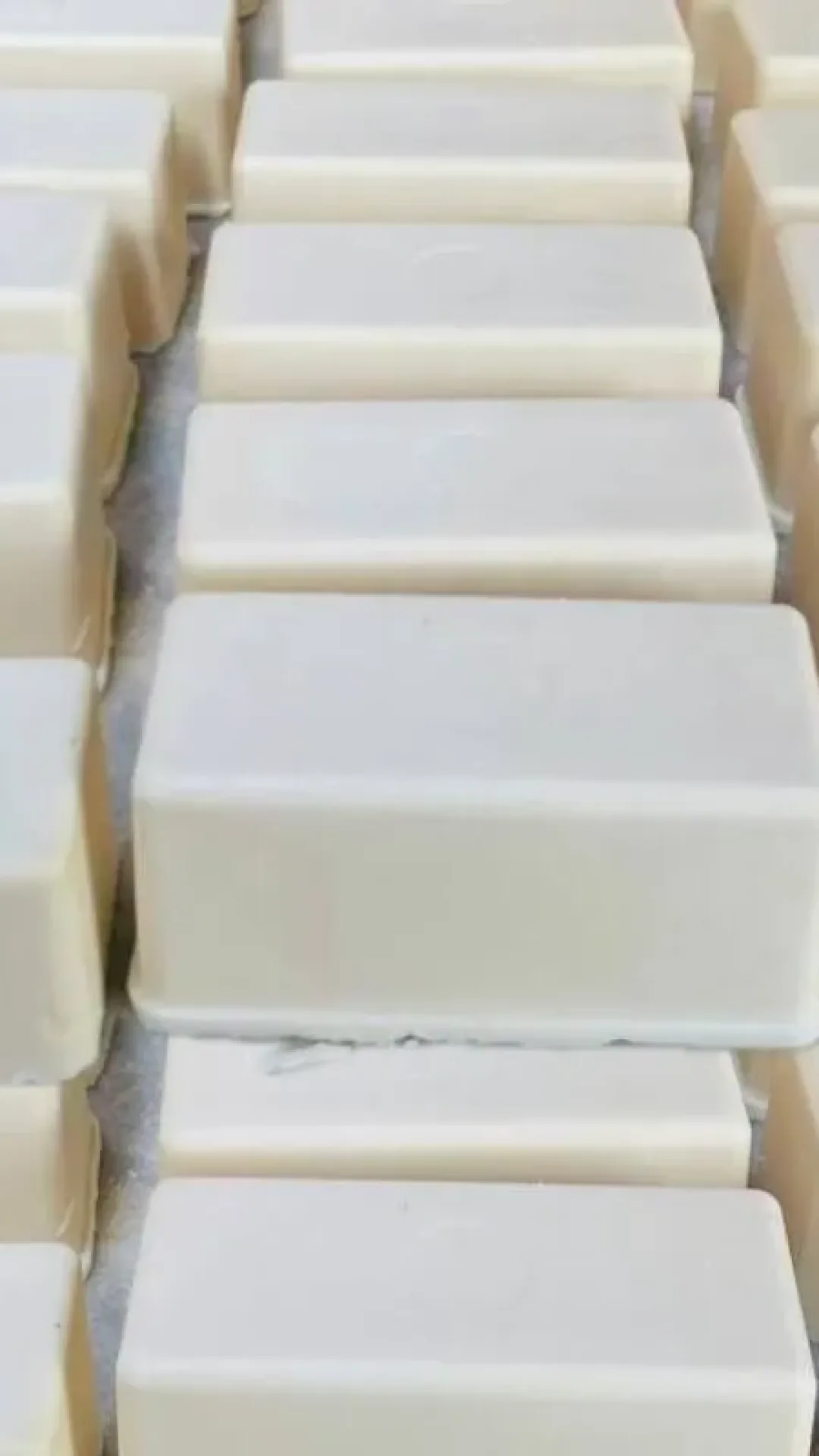 Como fazer sabão caseiro com óleo usado para economizar dinheiro no mercado